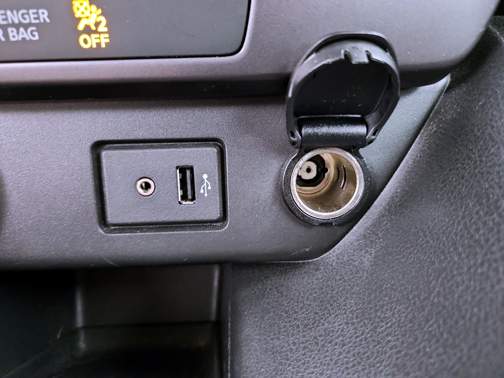 Thumbnail: 2018 Nissan Leaf - 18