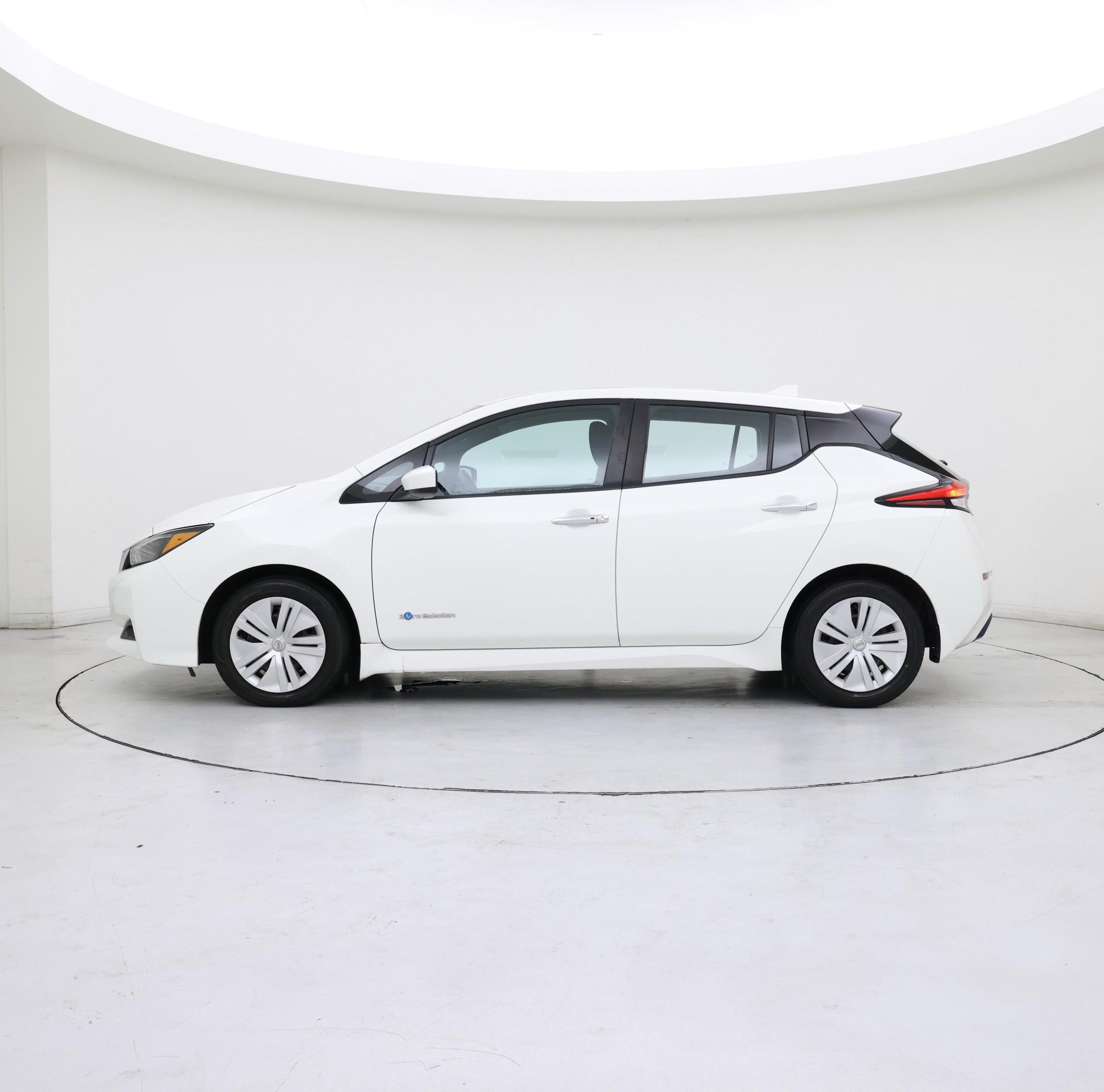 Thumbnail: 2018 Nissan Leaf - 3
