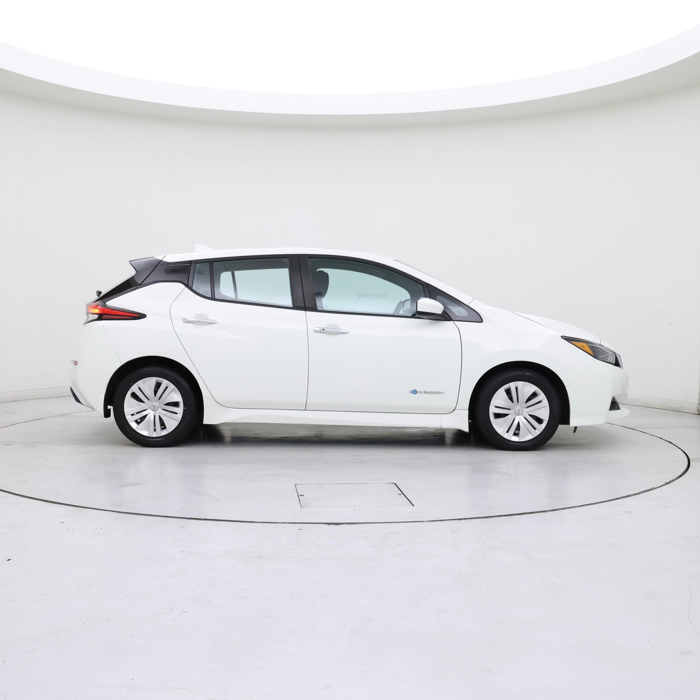 Thumbnail: 2018 Nissan Leaf - 7