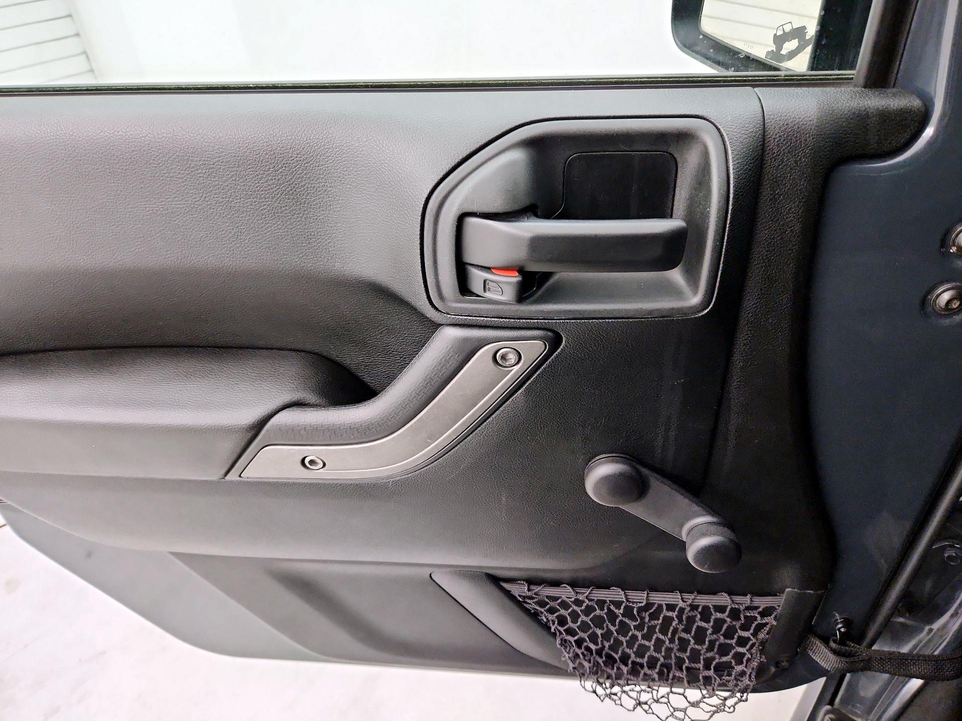 Thumbnail: 2018 Jeep Wrangler - 12