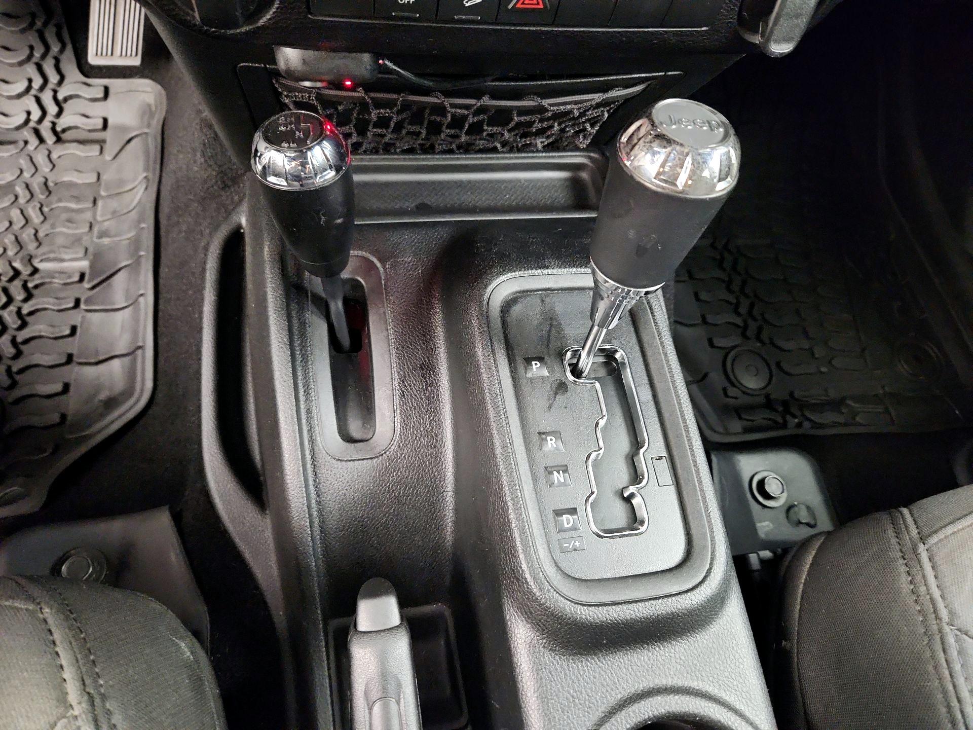Thumbnail: 2018 Jeep Wrangler - 16