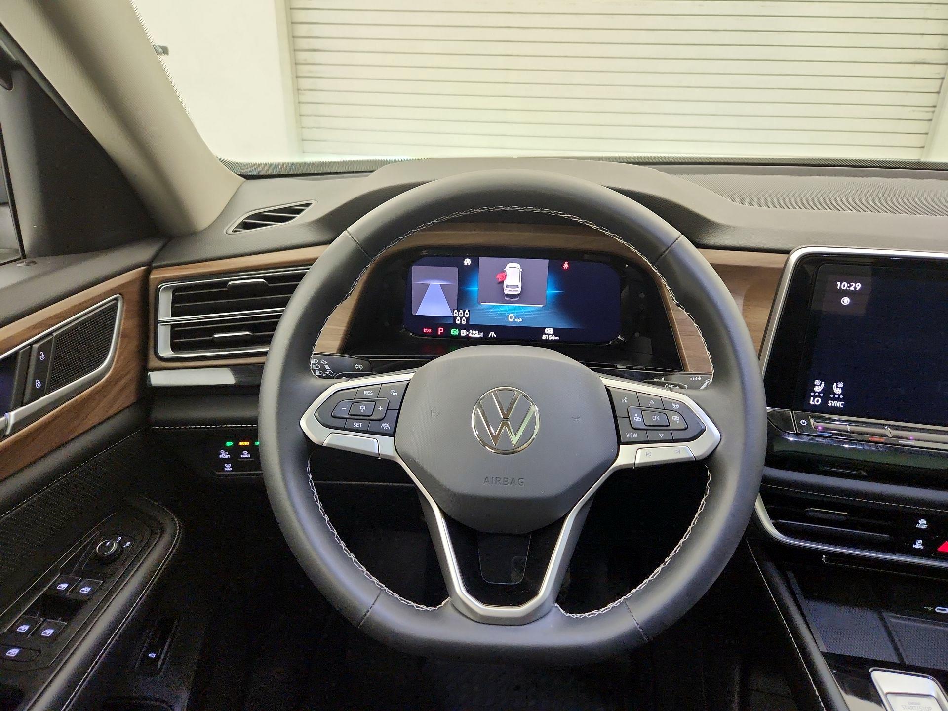 Thumbnail: 2024 Volkswagen Atlas - 10