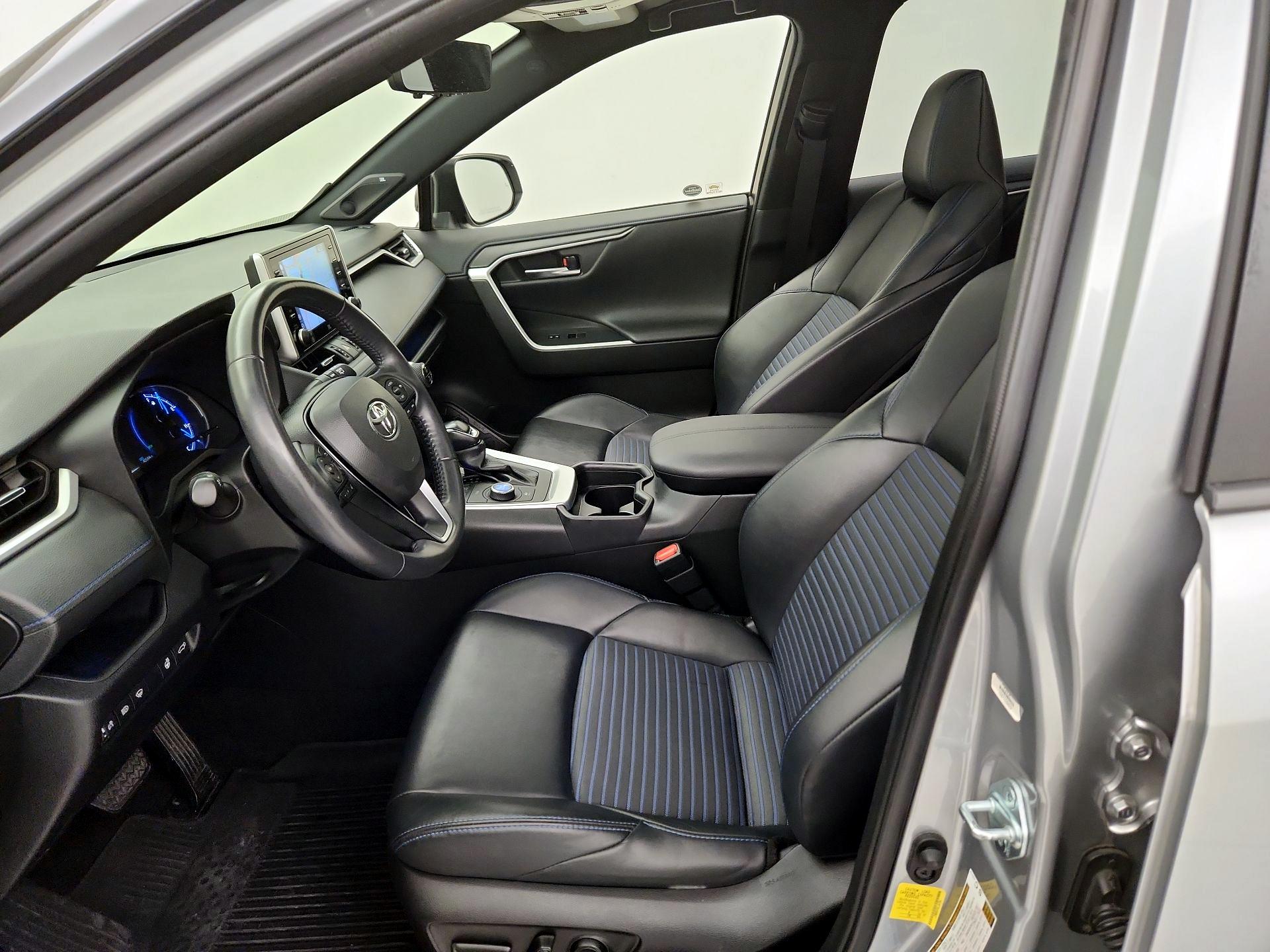 Thumbnail: 2020 Toyota RAV4 - 11