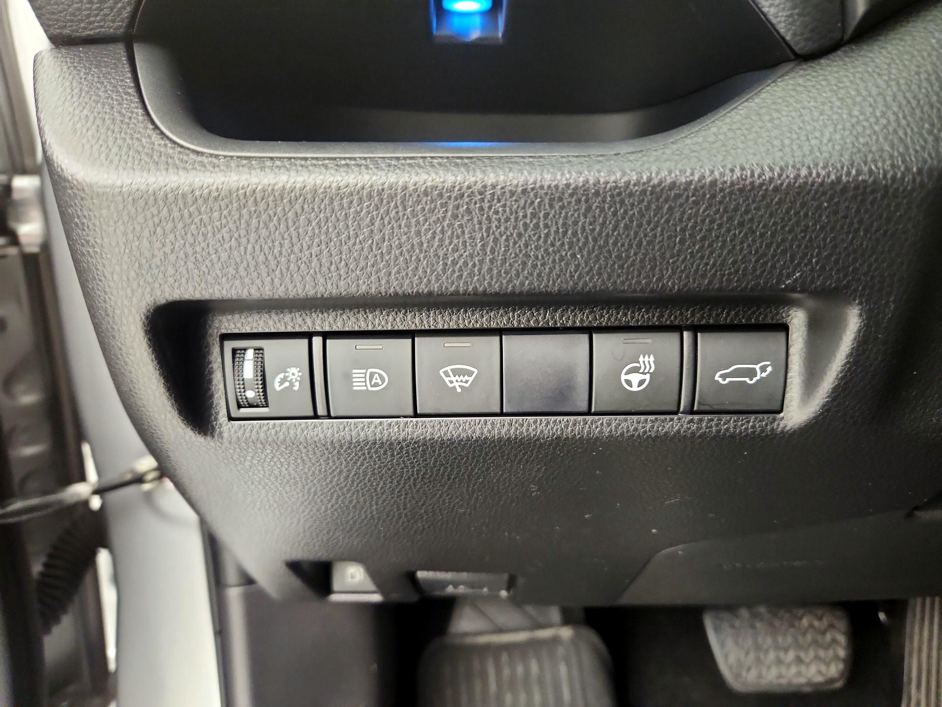 Thumbnail: 2020 Toyota RAV4 - 13