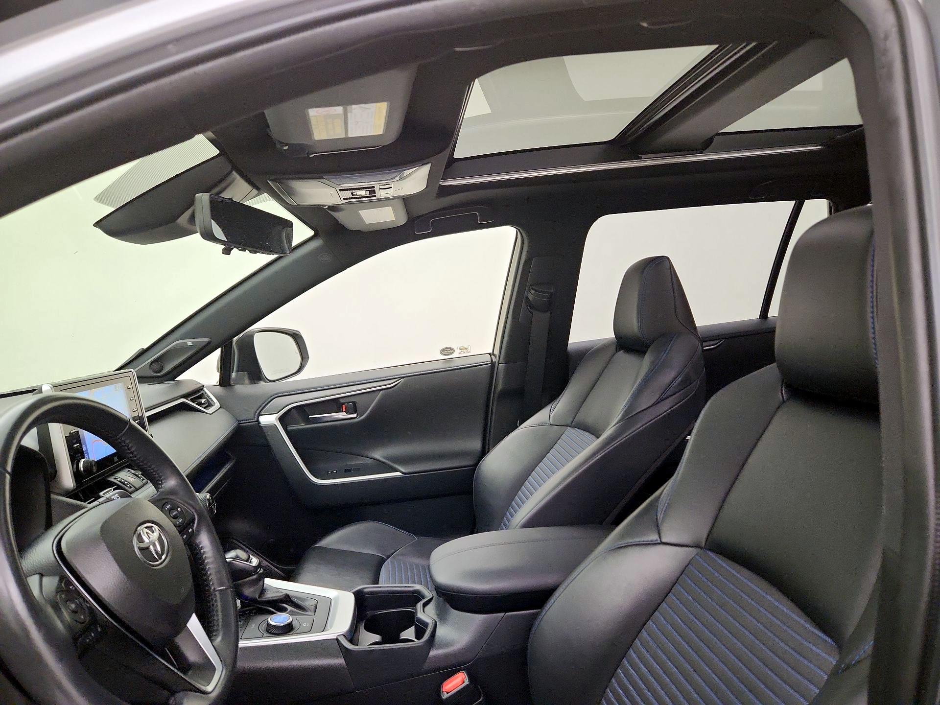 Thumbnail: 2020 Toyota RAV4 - 20