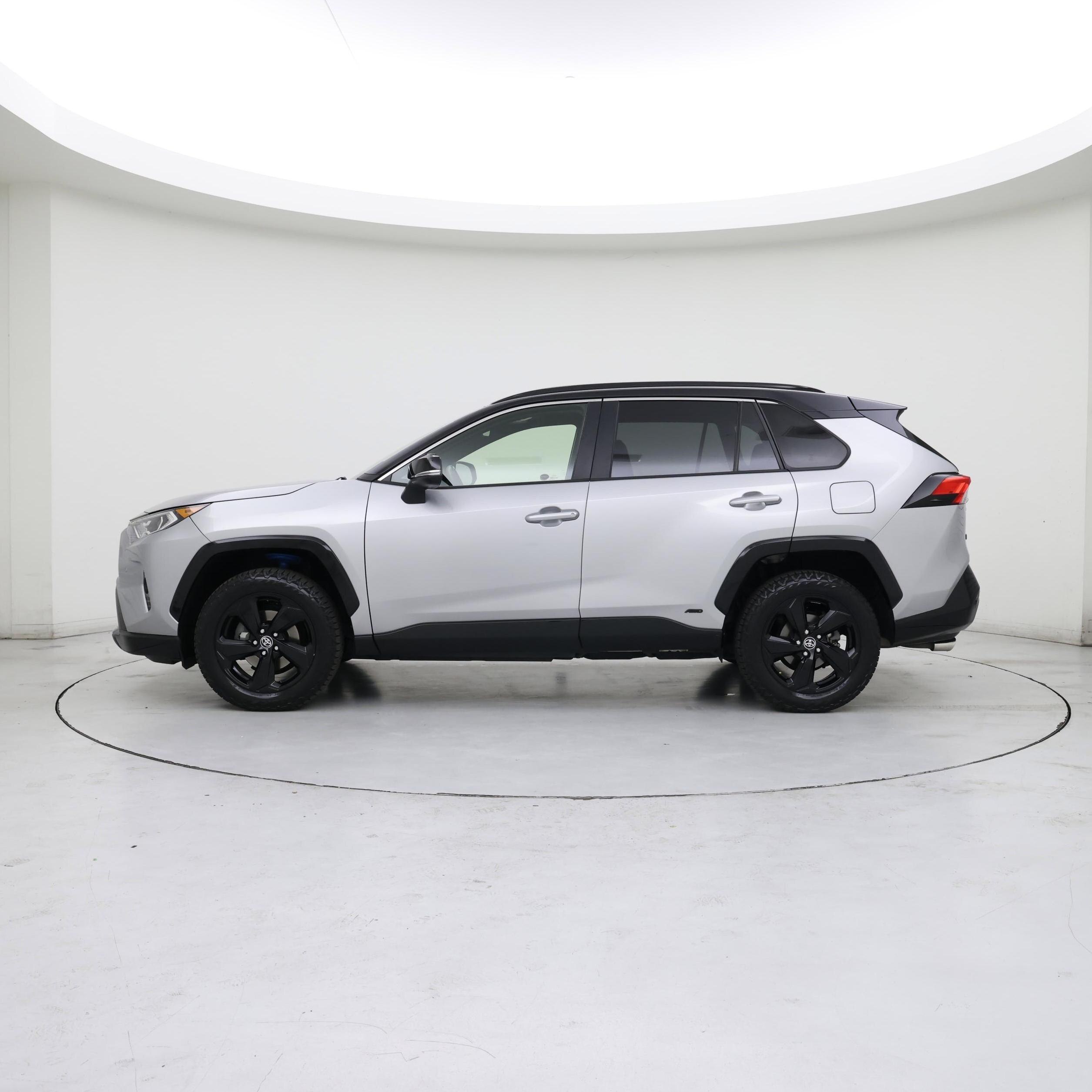 Thumbnail: 2020 Toyota RAV4 - 3