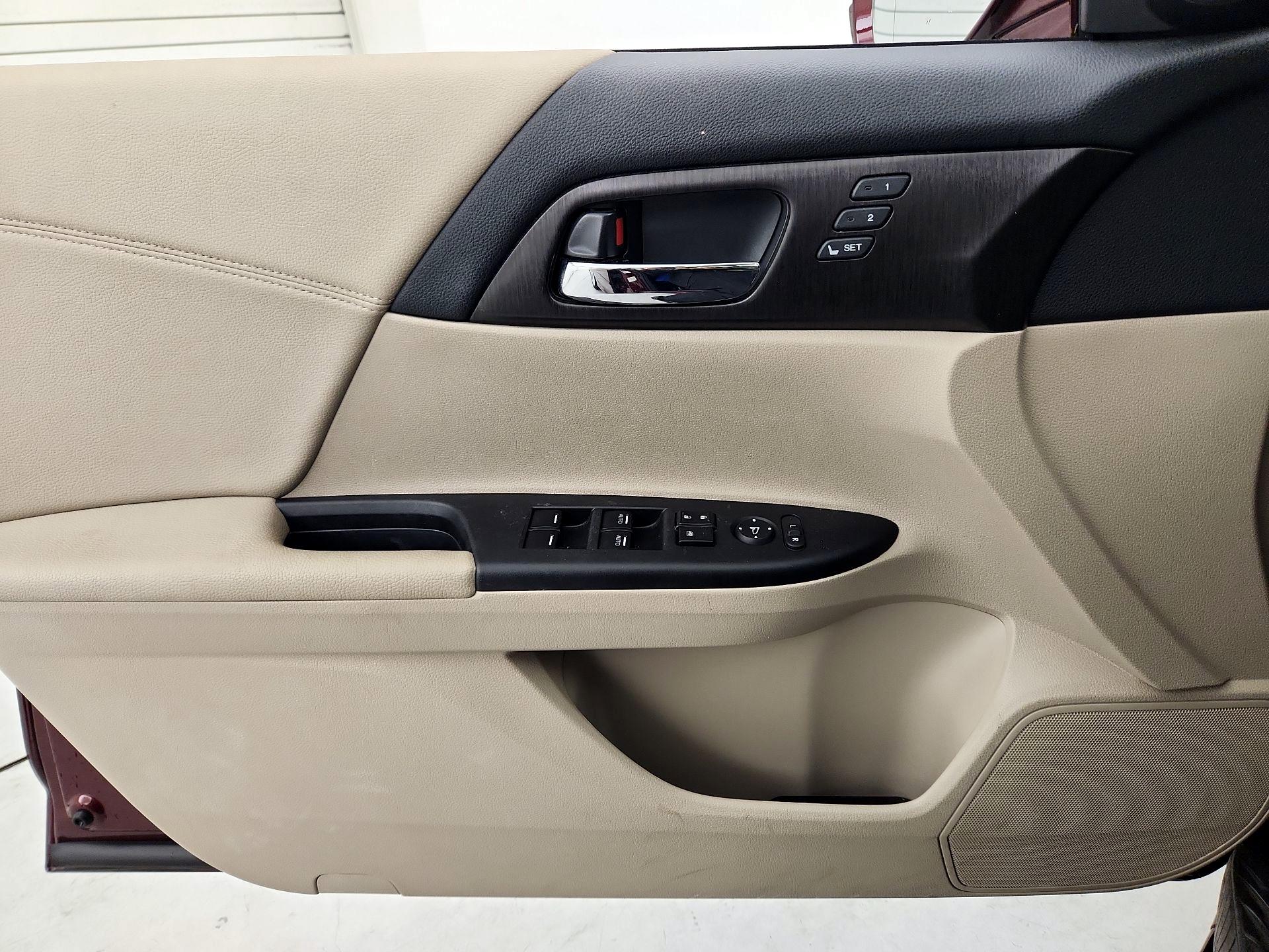 Thumbnail: 2013 Honda Accord - 12