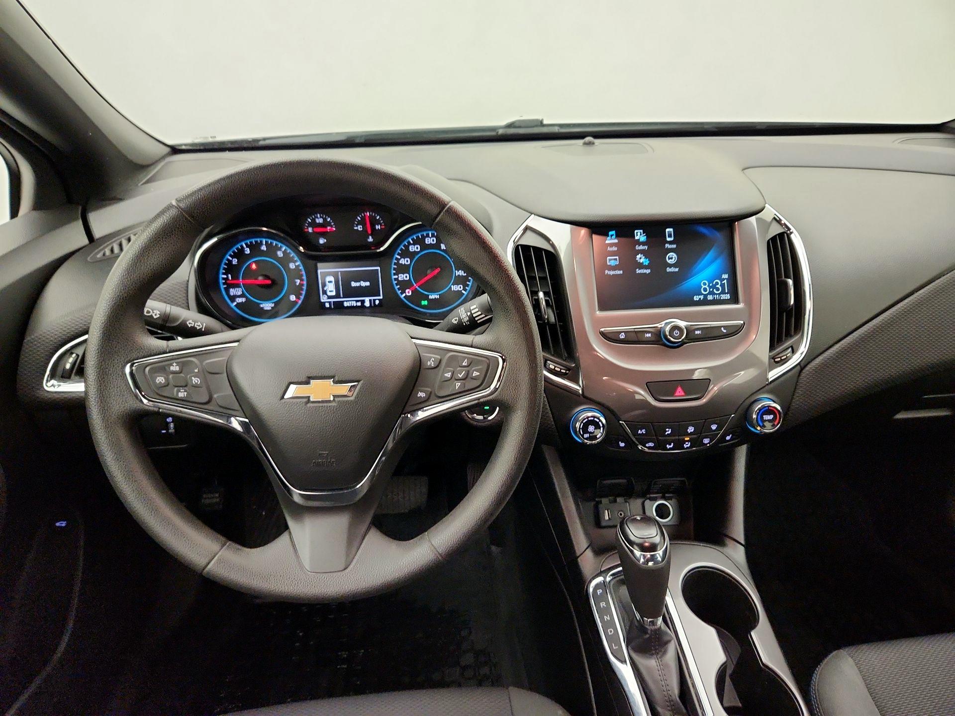 Thumbnail: 2017 Chevrolet Cruze - 10
