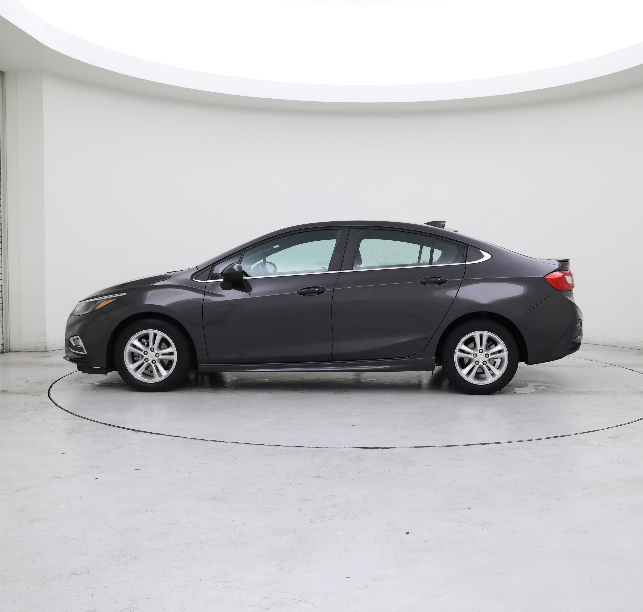 Thumbnail: 2017 Chevrolet Cruze - 3