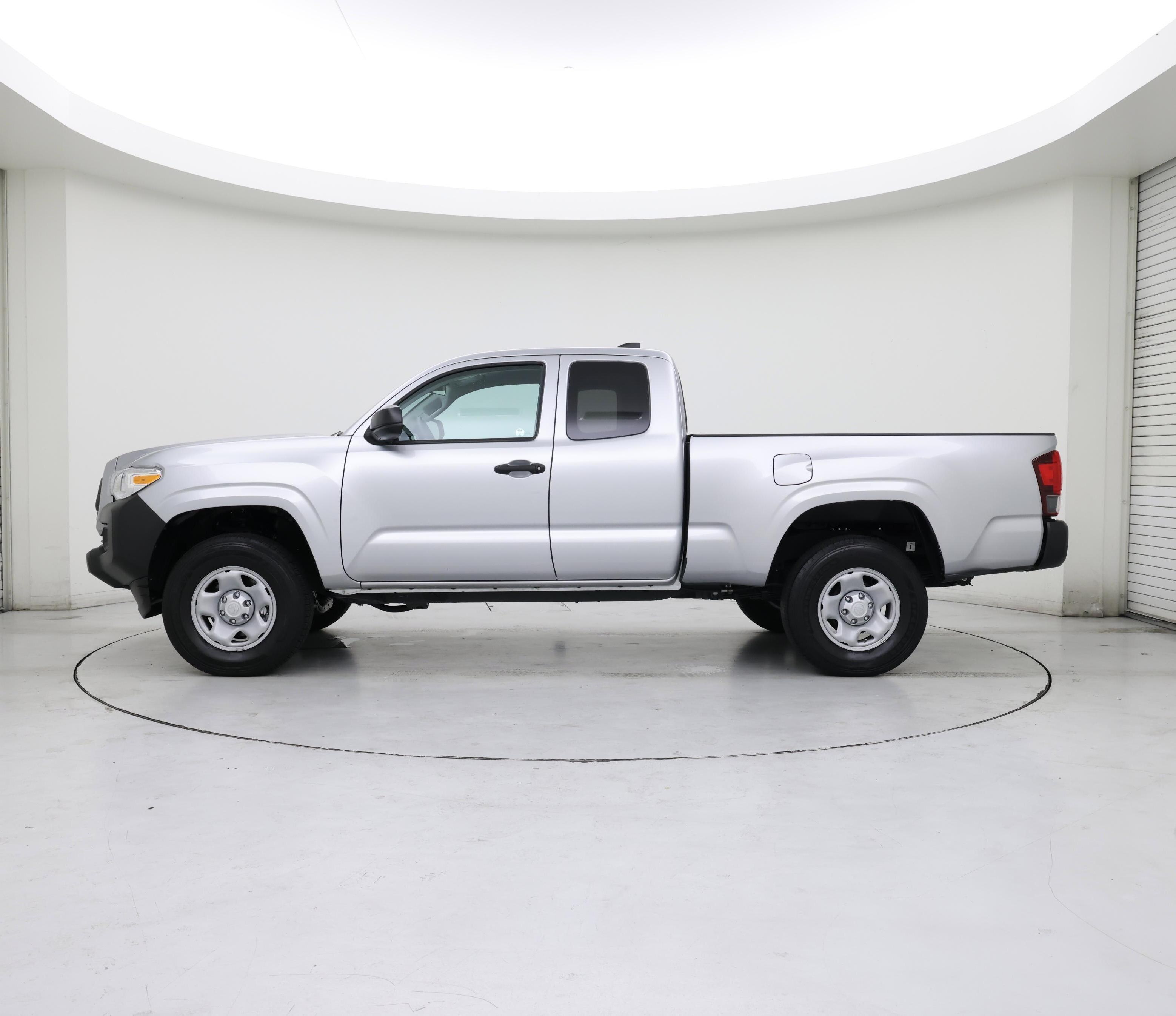 Thumbnail: 2022 Toyota Tacoma - 3