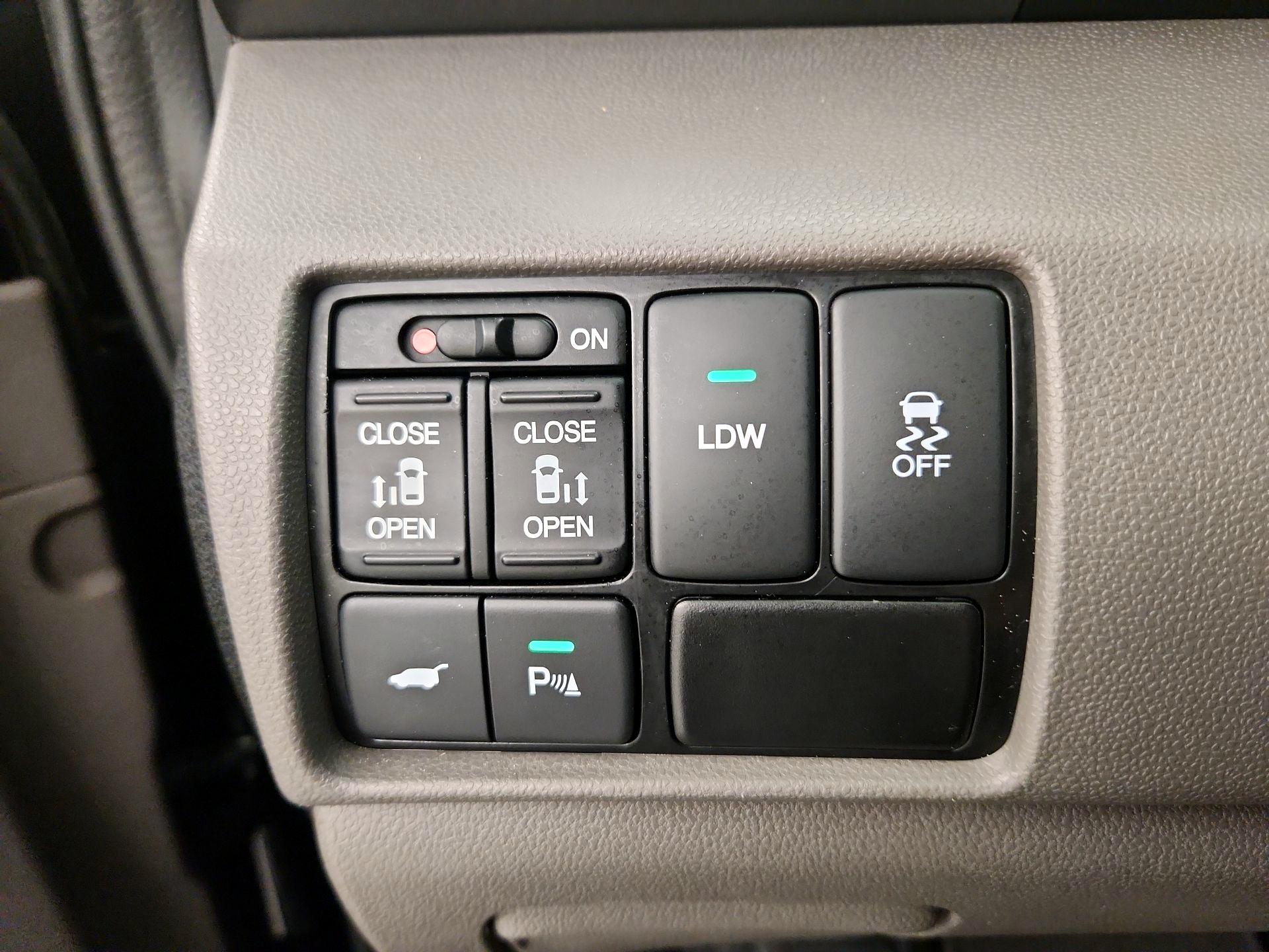 Thumbnail: 2015 Honda Odyssey - 13