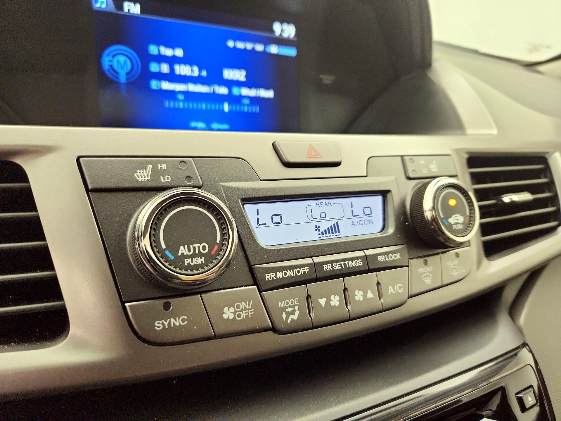 Thumbnail: 2015 Honda Odyssey - 16
