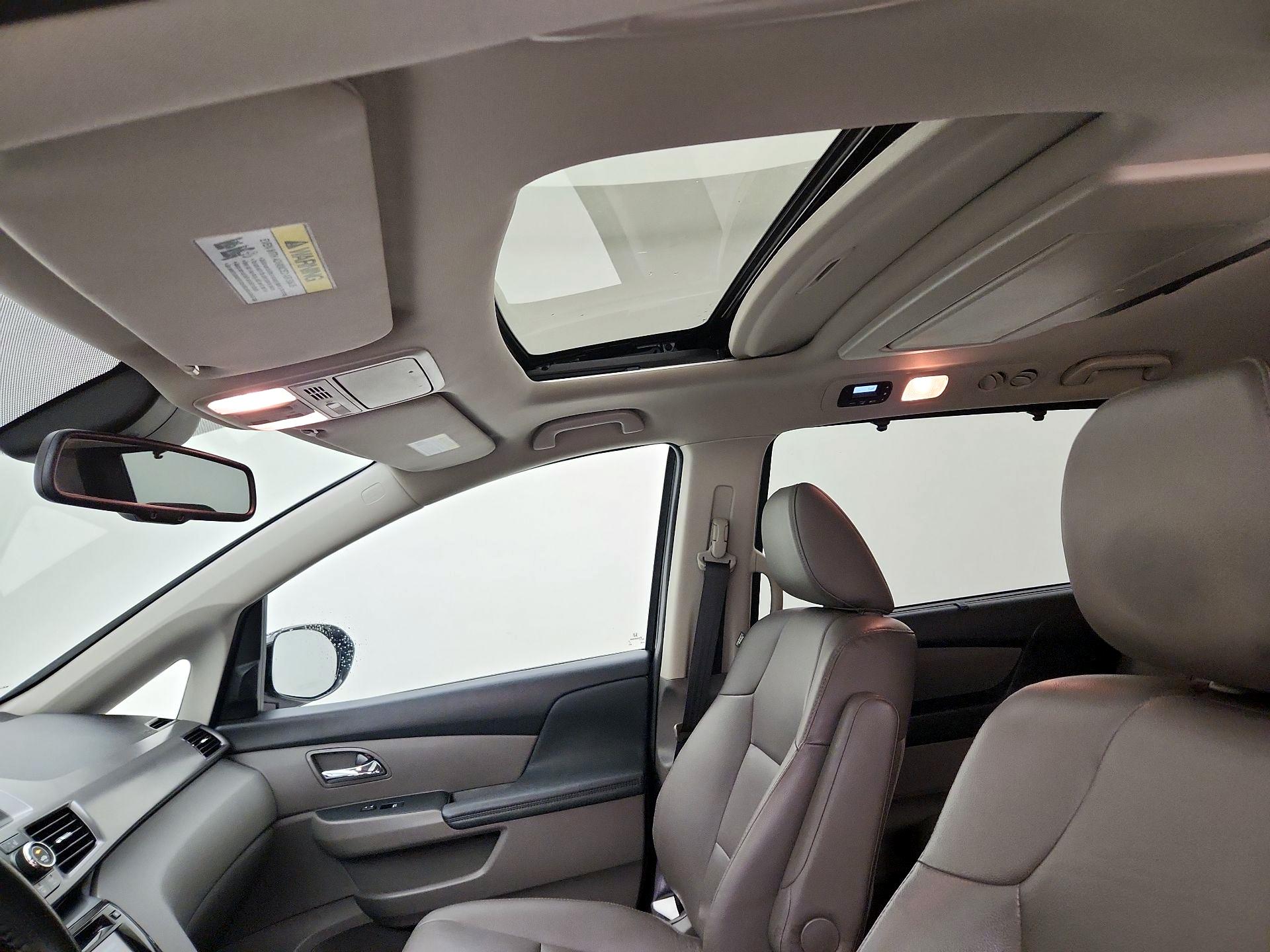 Thumbnail: 2015 Honda Odyssey - 19