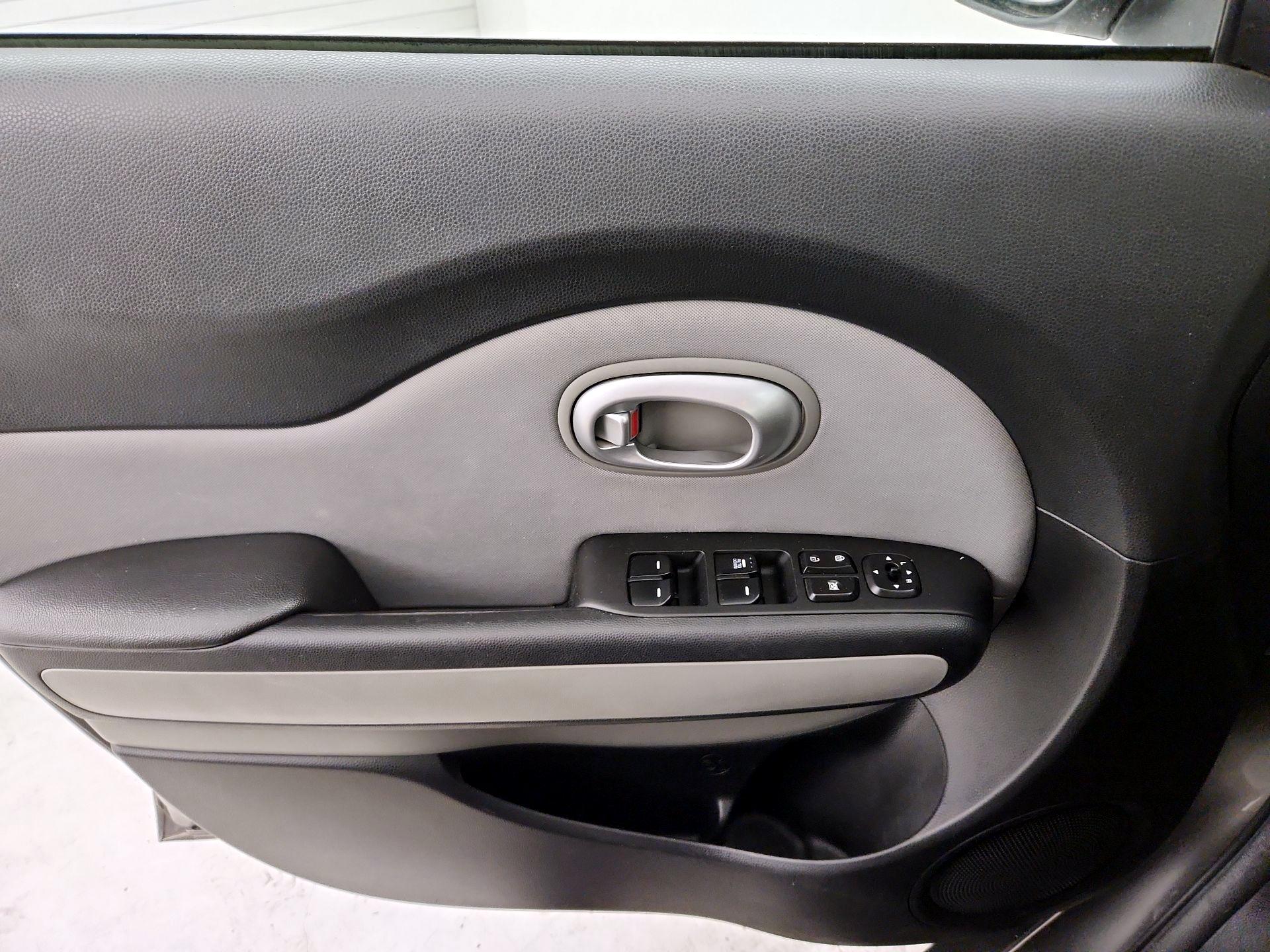 Thumbnail: 2015 Kia Soul - 12