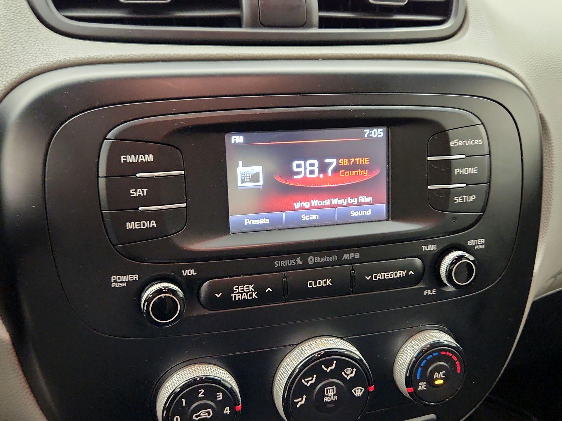Thumbnail: 2015 Kia Soul - 15