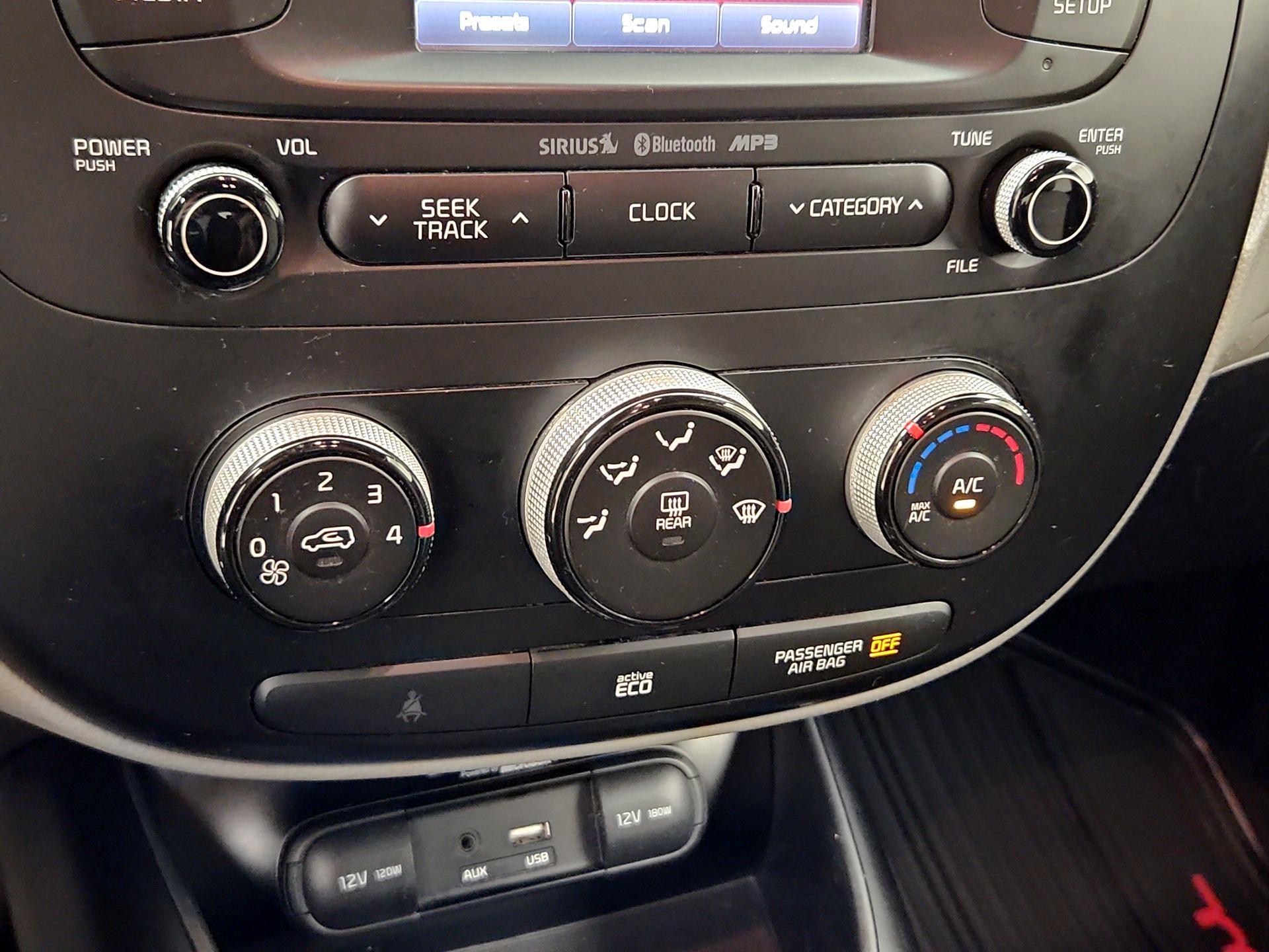 Thumbnail: 2015 Kia Soul - 16