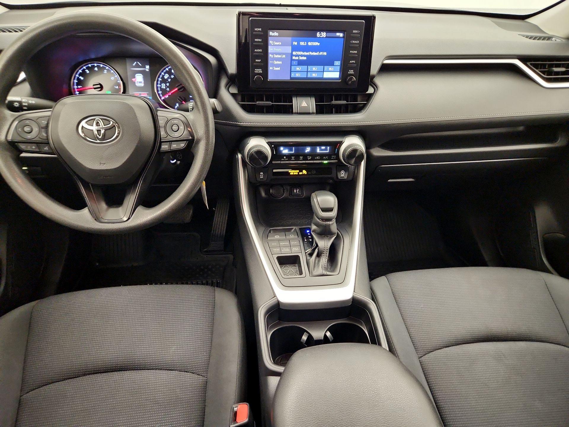 Thumbnail: 2019 Toyota RAV4 - 9
