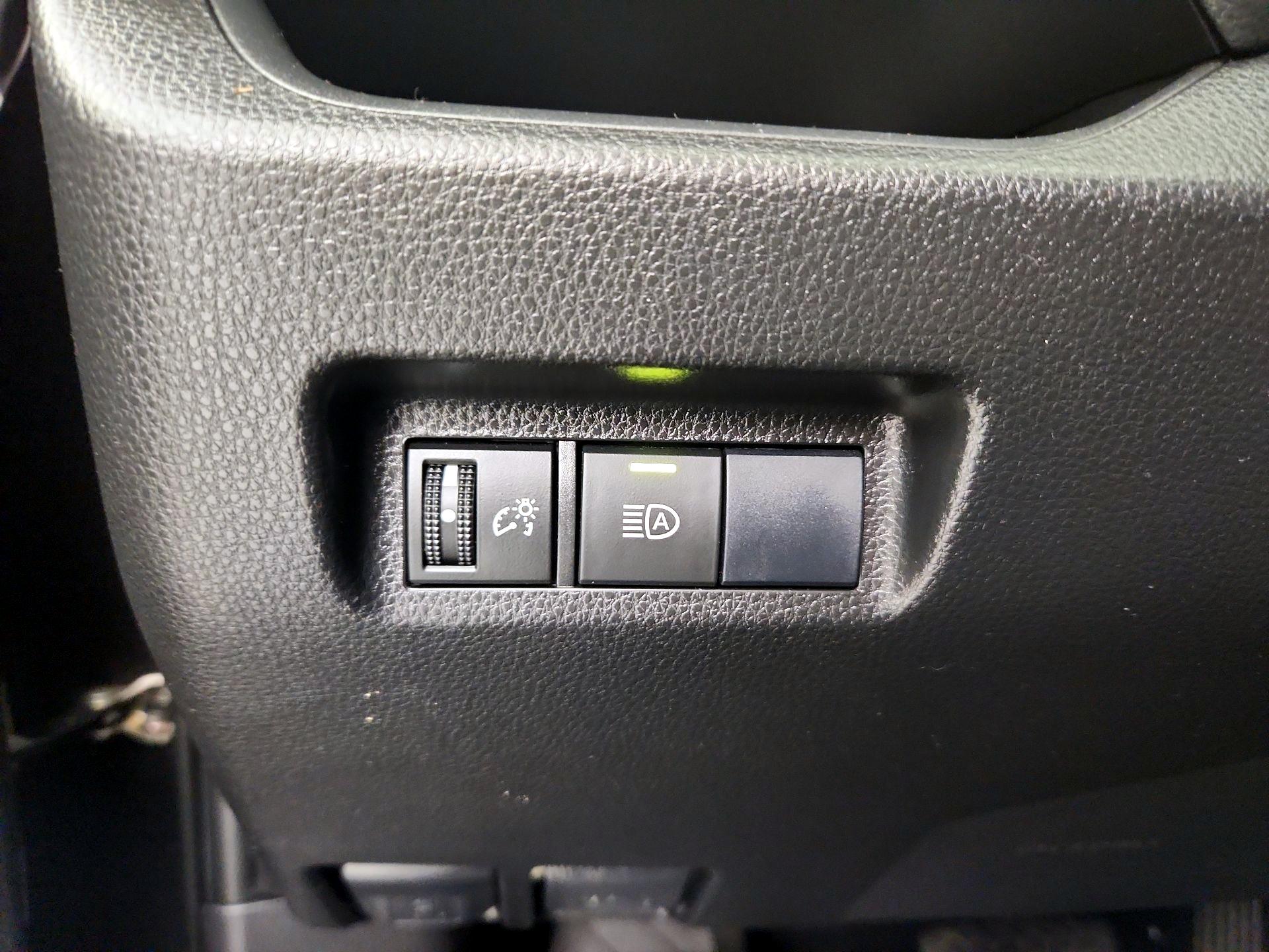 Thumbnail: 2019 Toyota RAV4 - 13