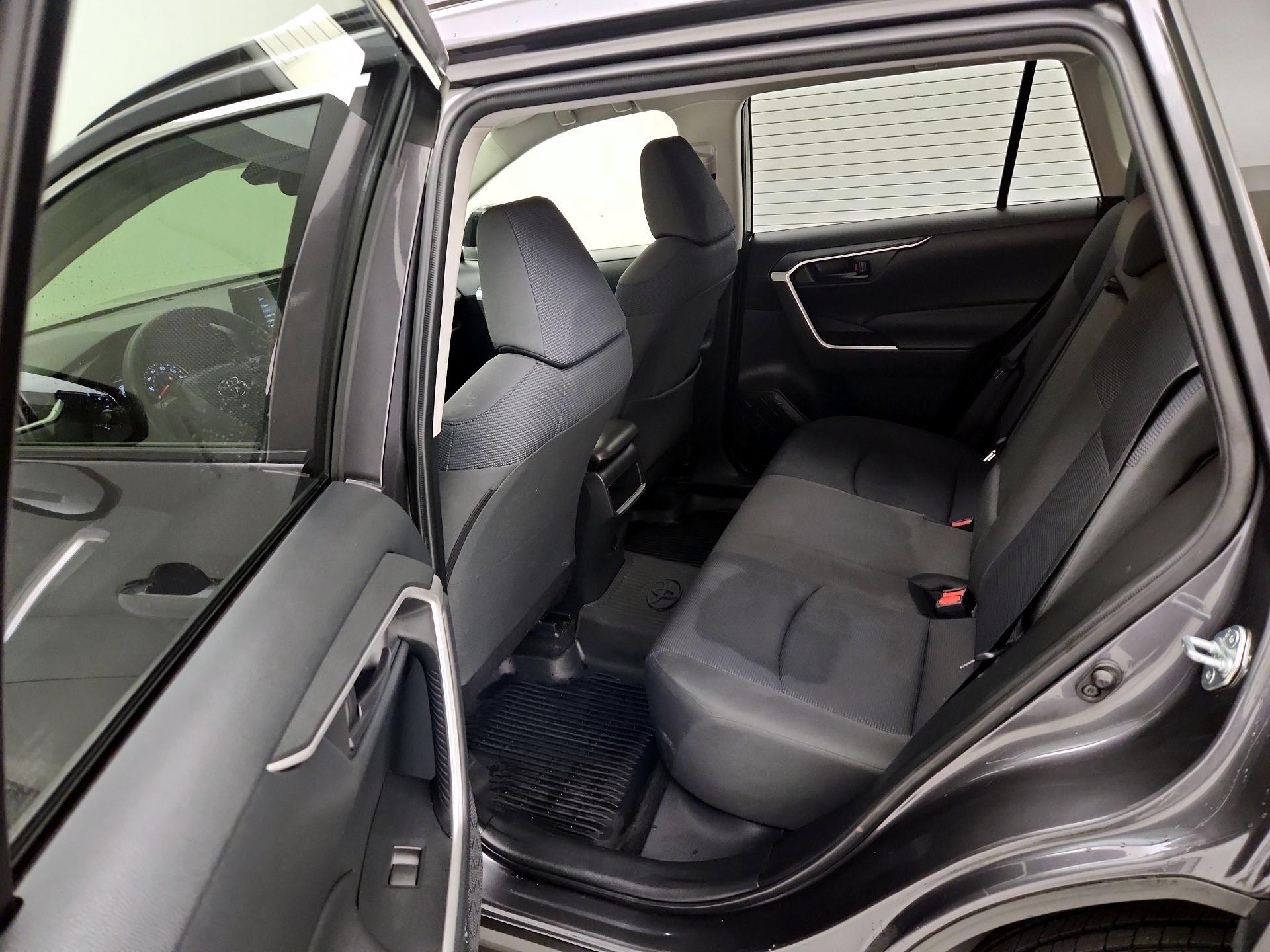 Thumbnail: 2019 Toyota RAV4 - 19