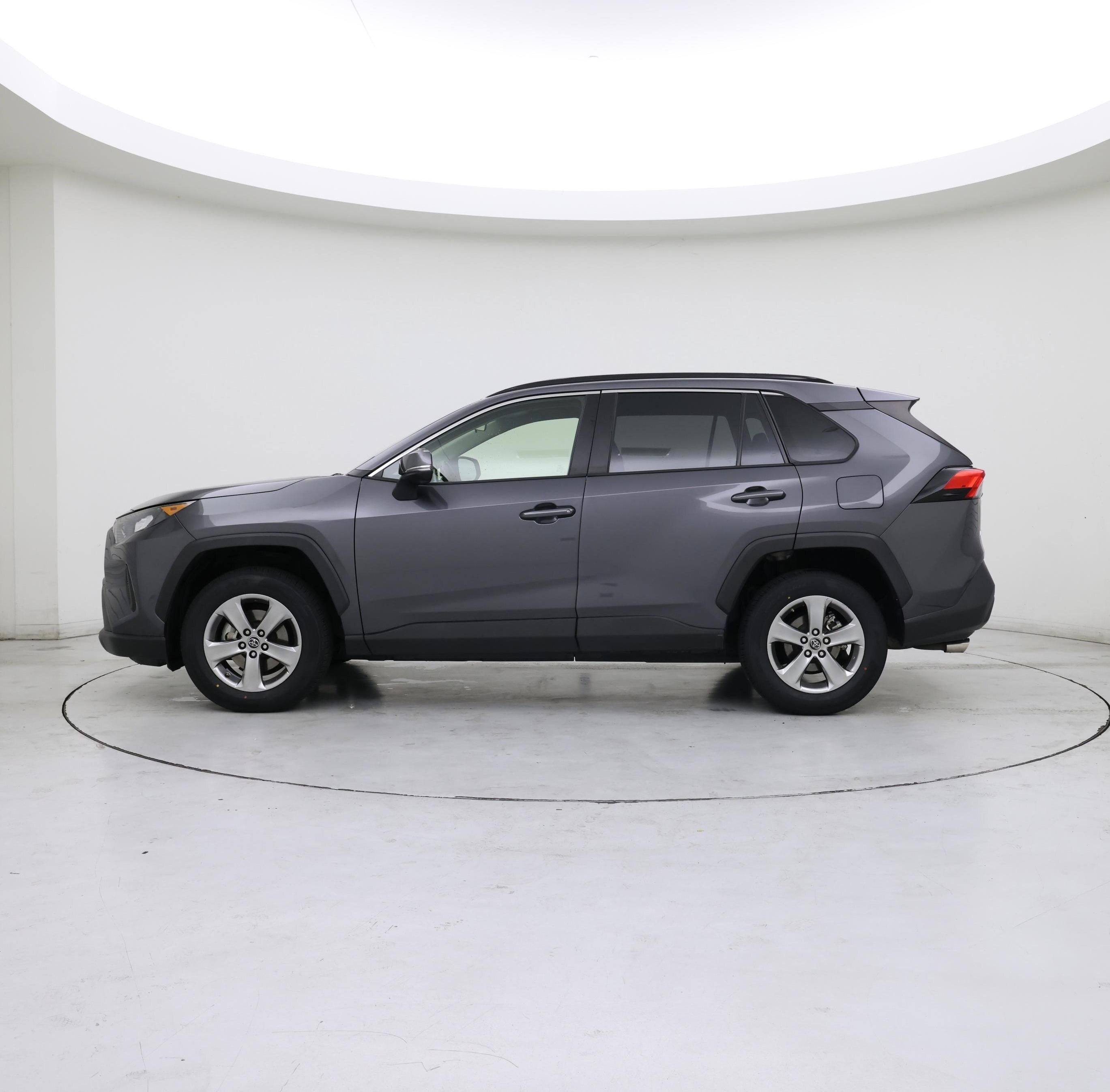 Thumbnail: 2019 Toyota RAV4 - 3