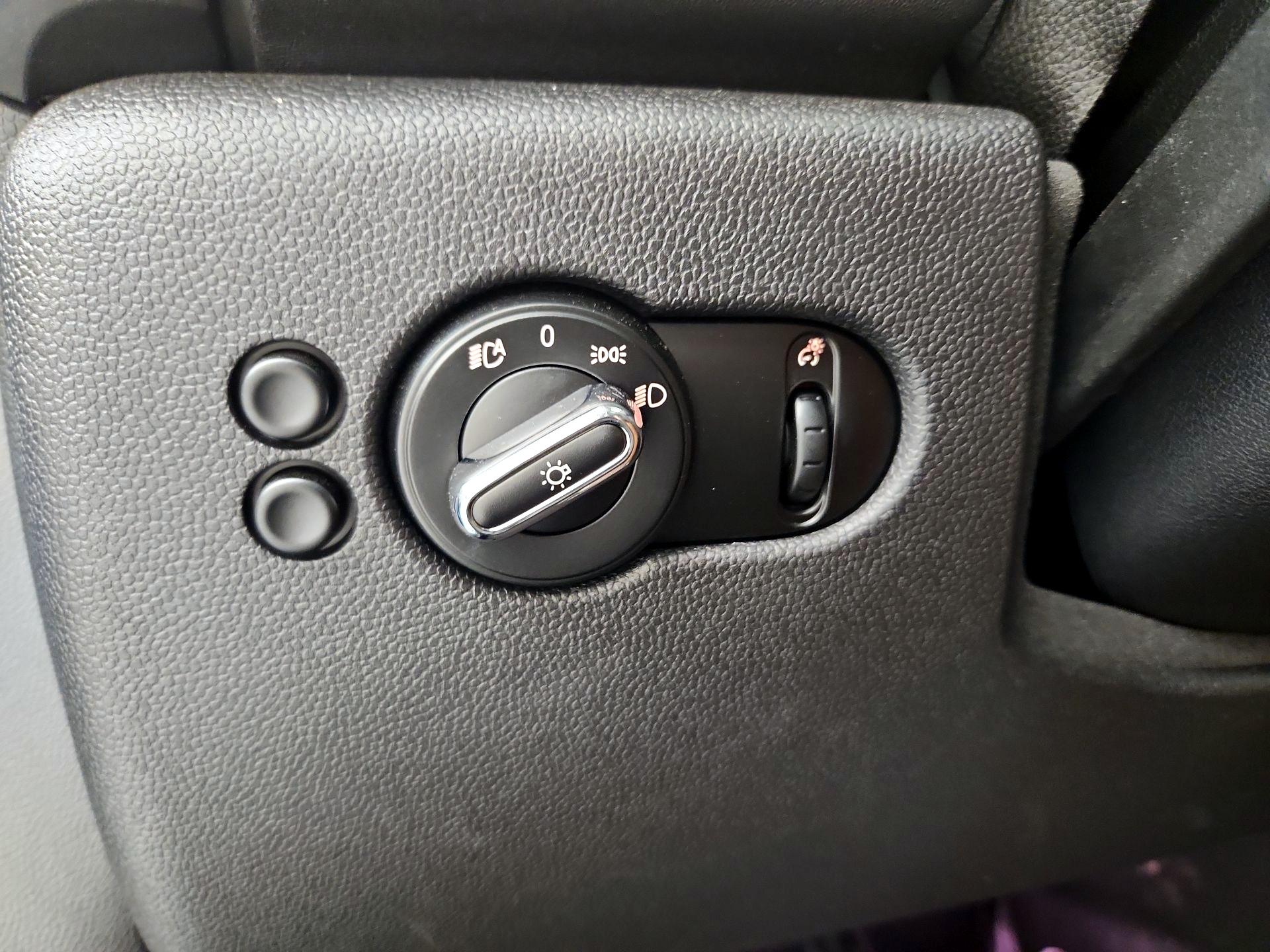 Thumbnail: 2019 MINI Cooper Hardtop - 13