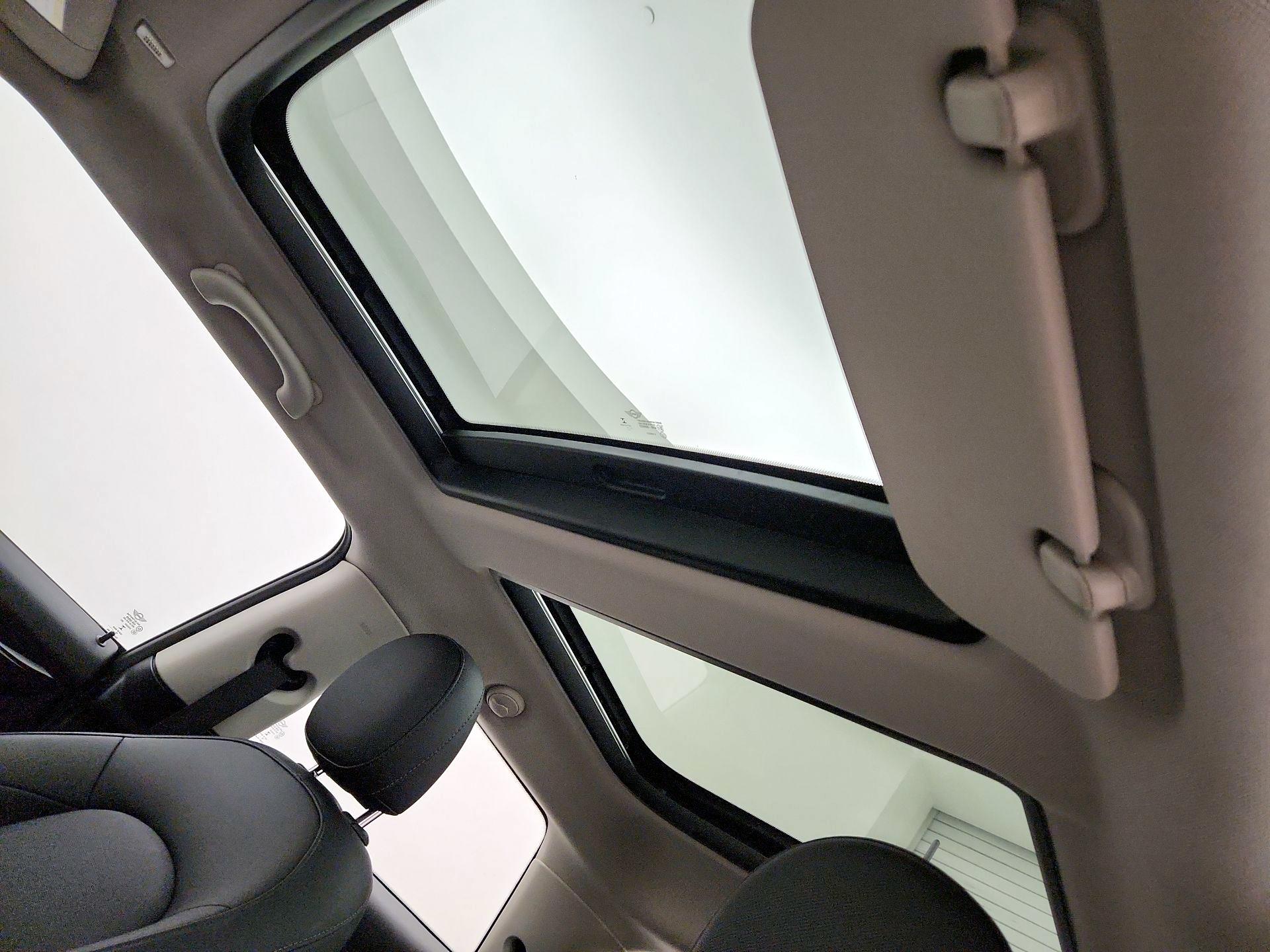 Thumbnail: 2019 MINI Cooper Hardtop - 19