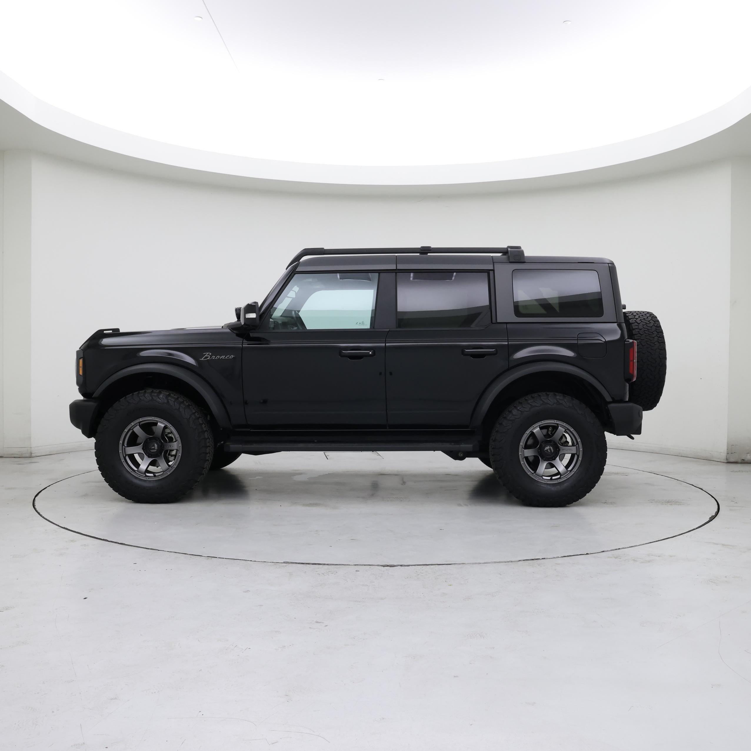 Thumbnail: 2021 Ford Bronco - 3