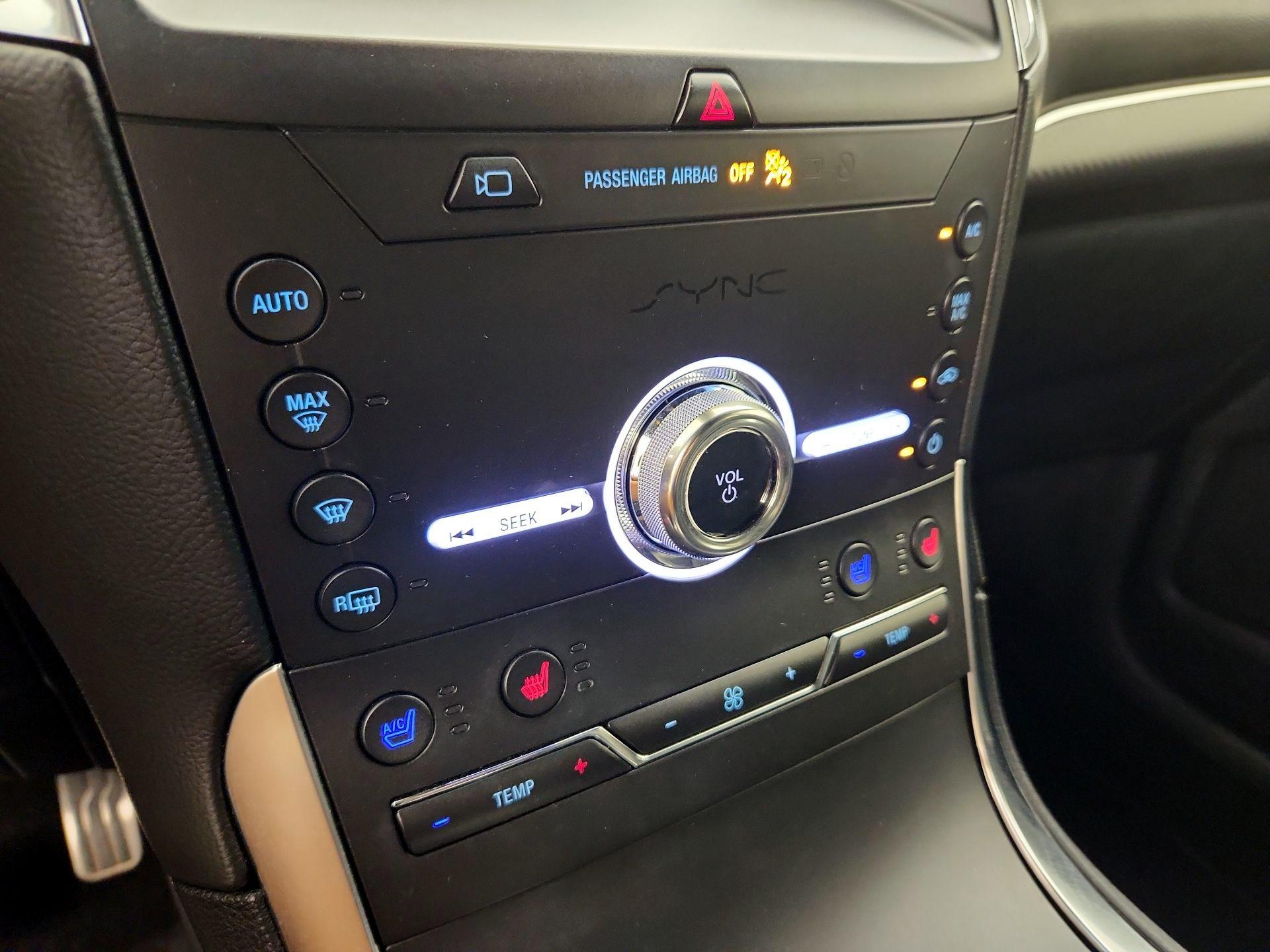 Thumbnail: 2020 Ford Edge - 17
