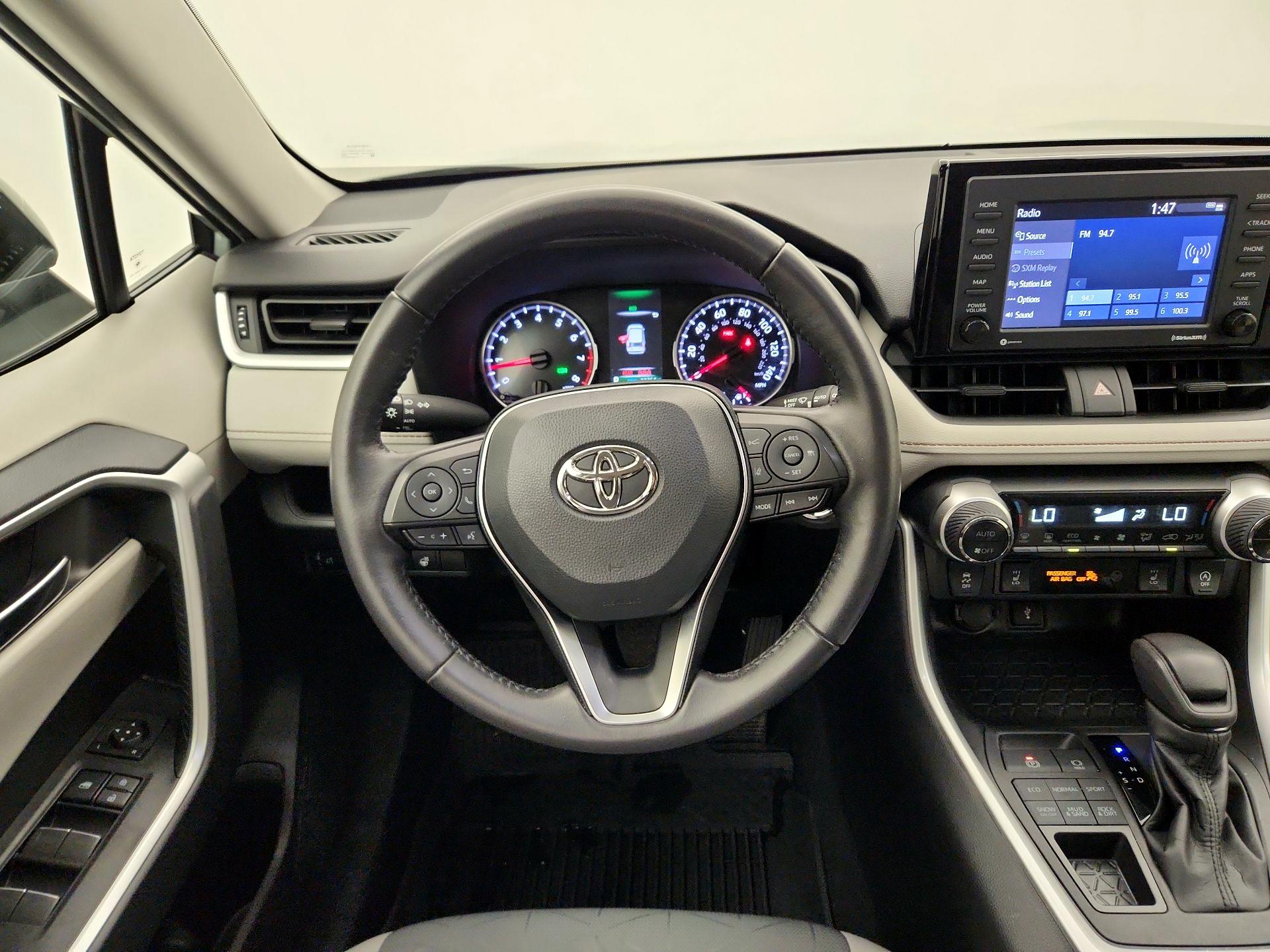 Thumbnail: 2022 Toyota RAV4 - 10