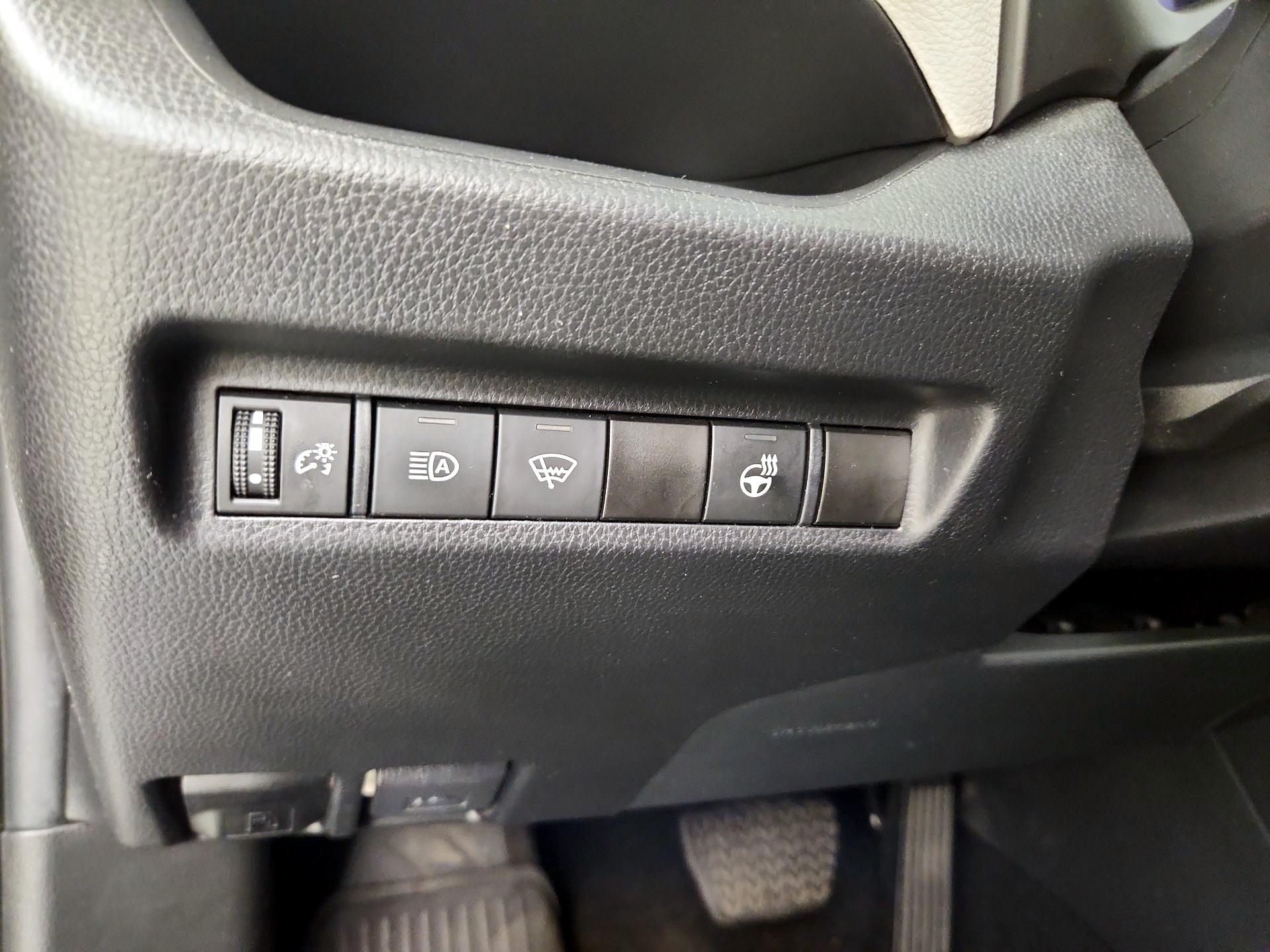 Thumbnail: 2022 Toyota RAV4 - 13