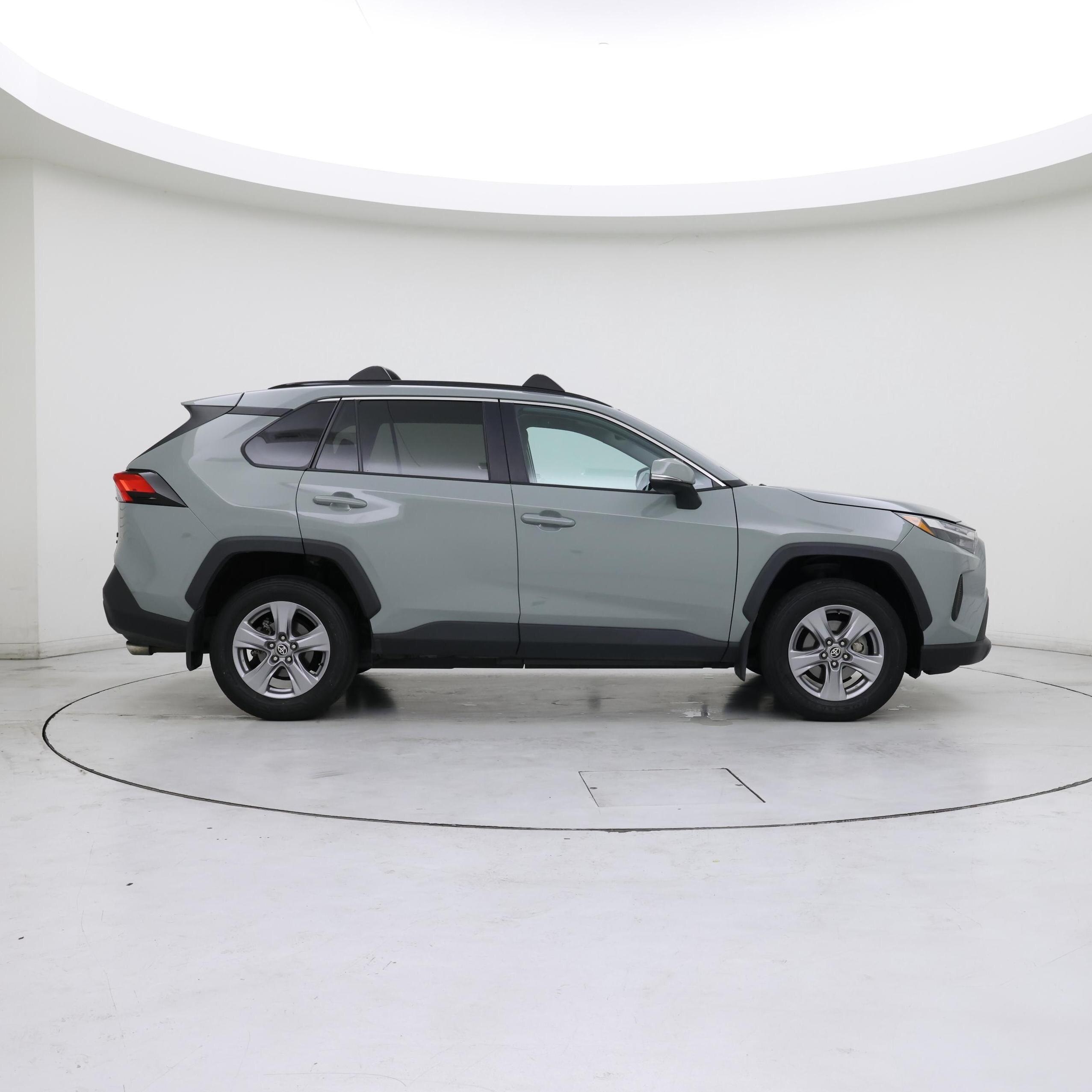 Thumbnail: 2022 Toyota RAV4 - 7