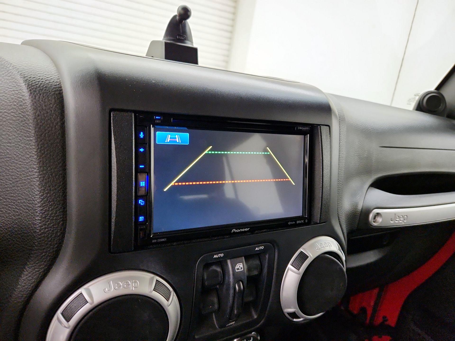 Thumbnail: 2014 Jeep Wrangler - 14