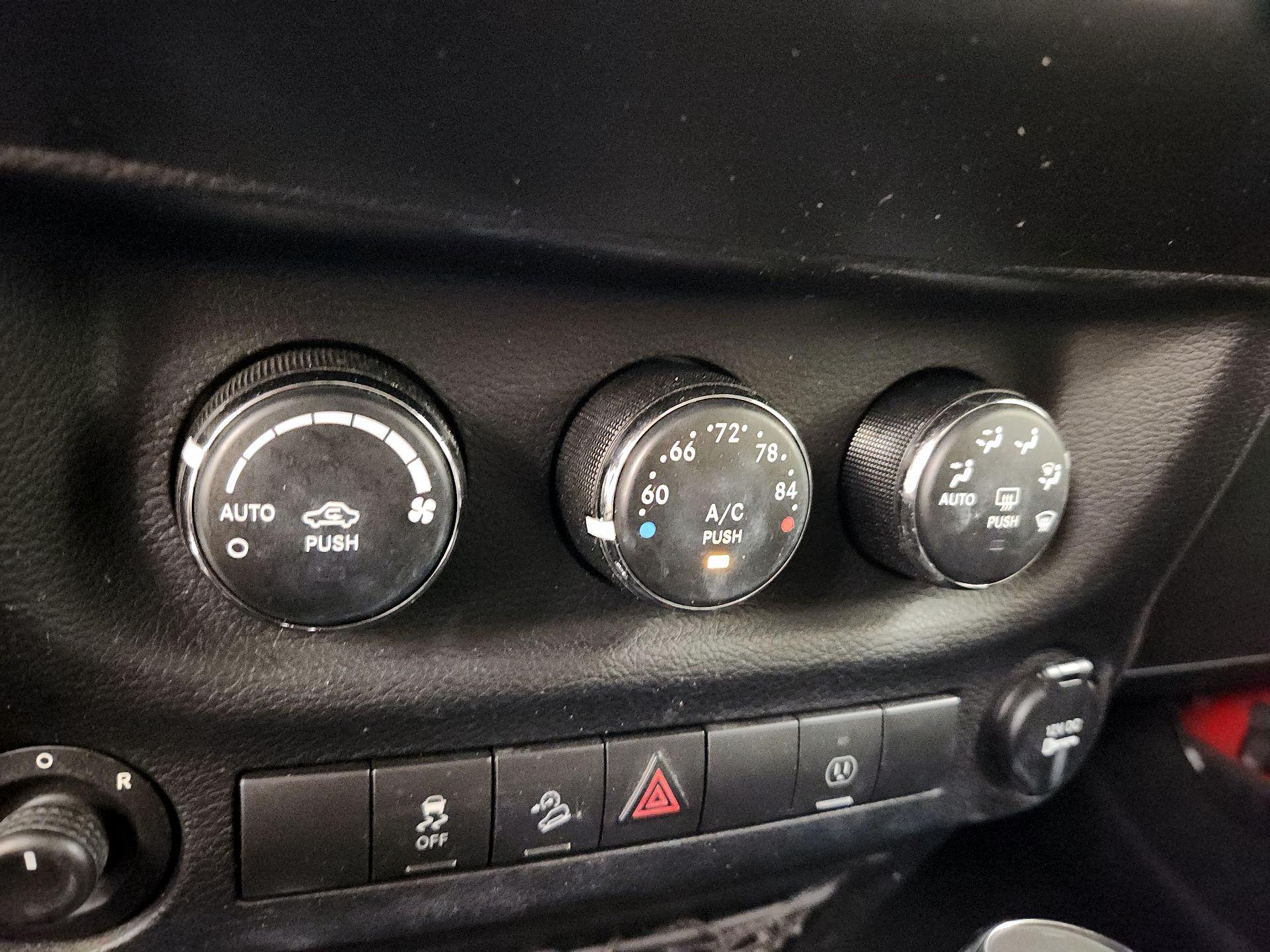 Thumbnail: 2014 Jeep Wrangler - 16