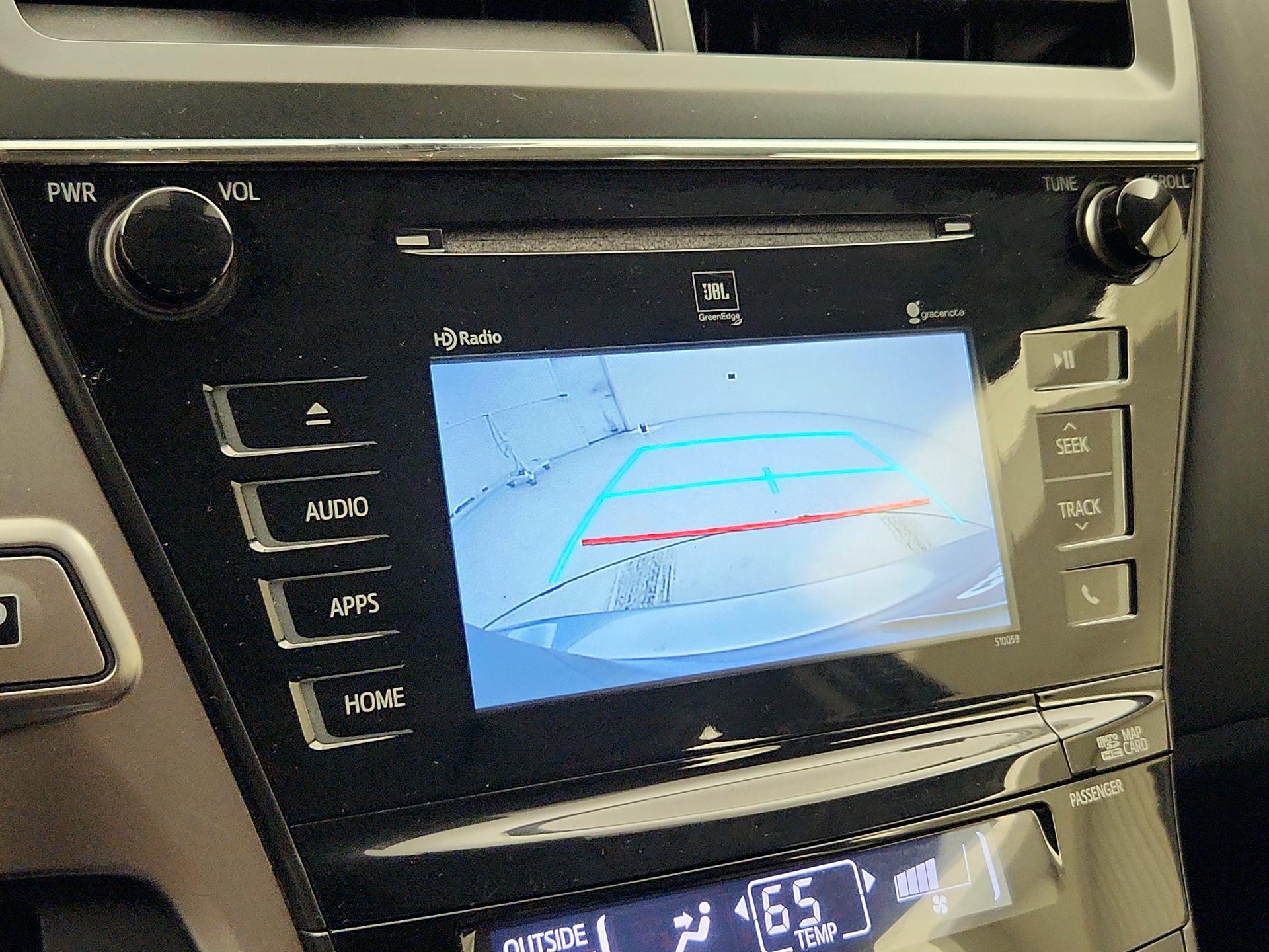 Thumbnail: 2015 Toyota Prius v - 14