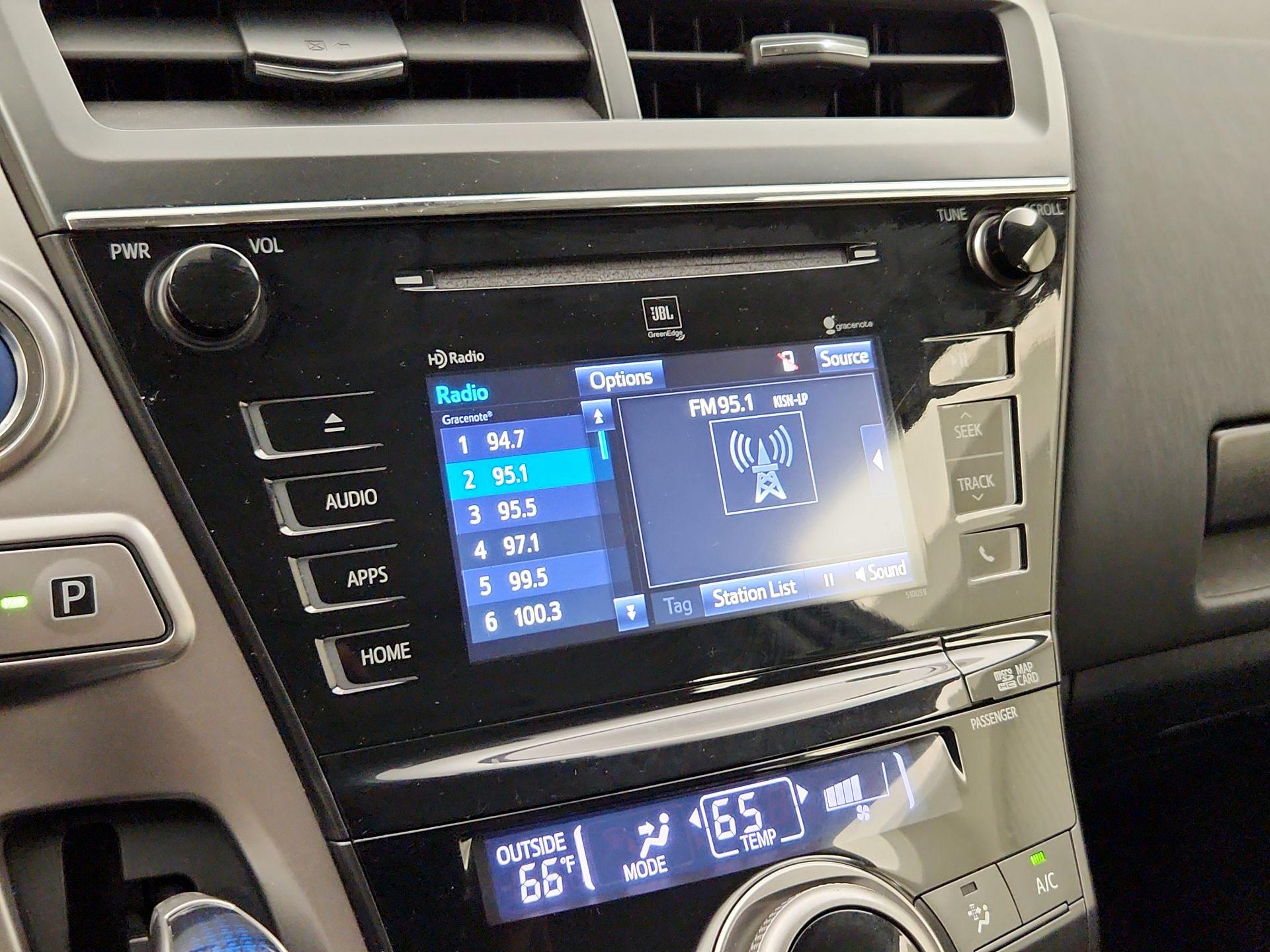 Thumbnail: 2015 Toyota Prius v - 15