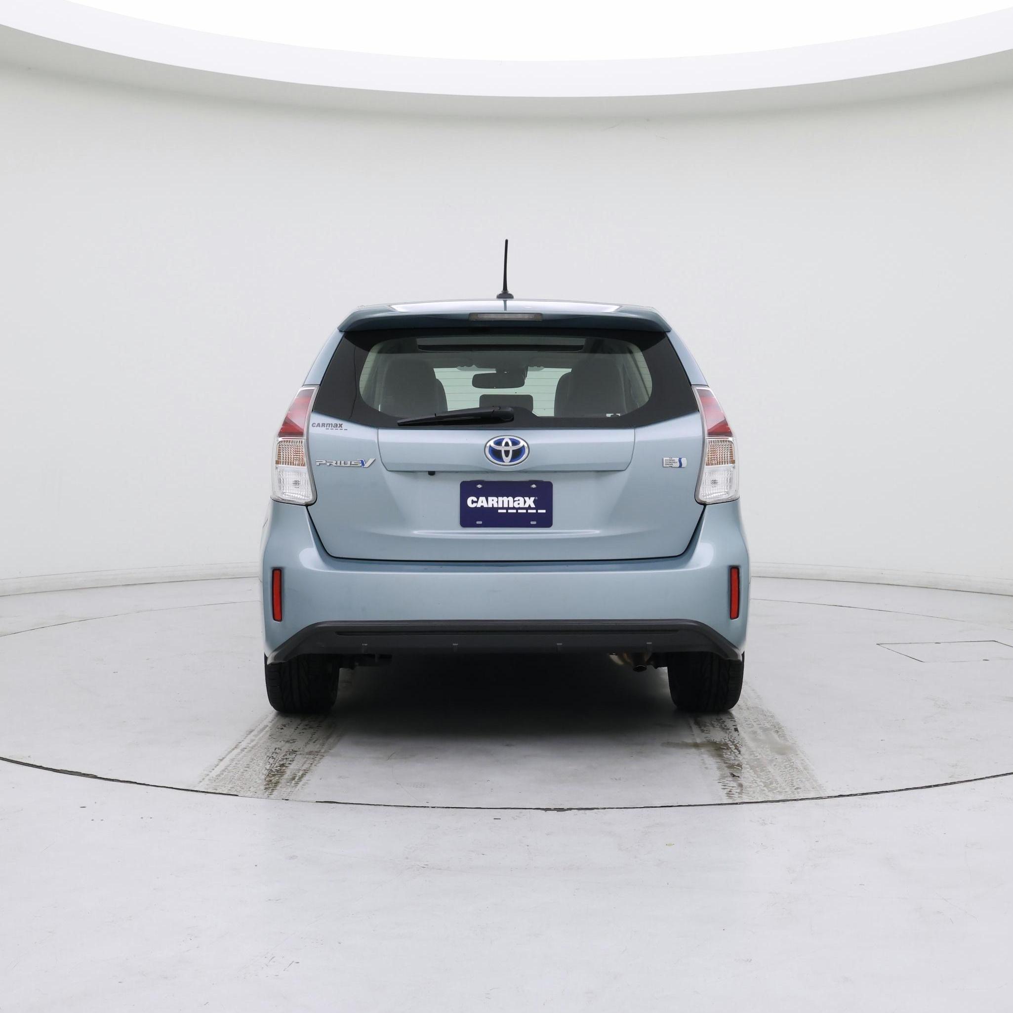 Thumbnail: 2015 Toyota Prius v - 6