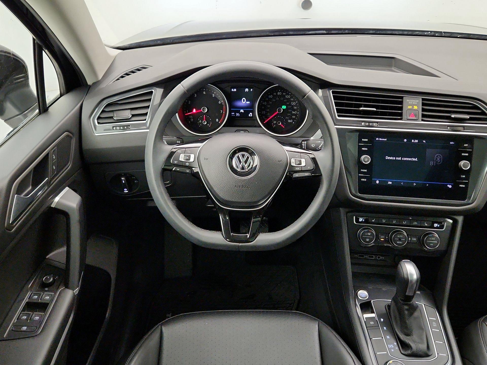 Thumbnail: 2020 Volkswagen Tiguan - 10