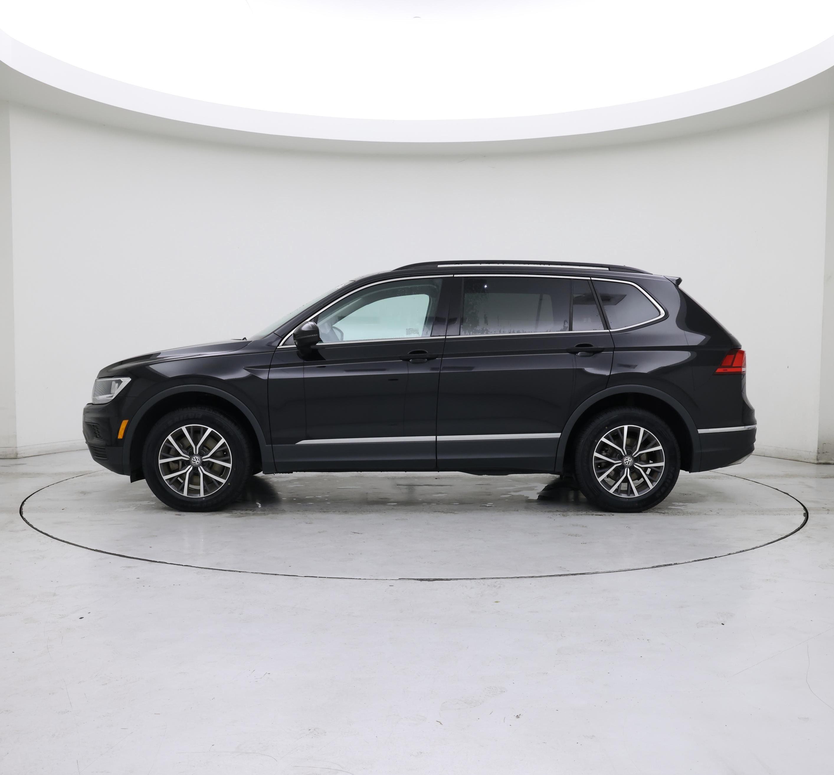 Thumbnail: 2020 Volkswagen Tiguan - 3