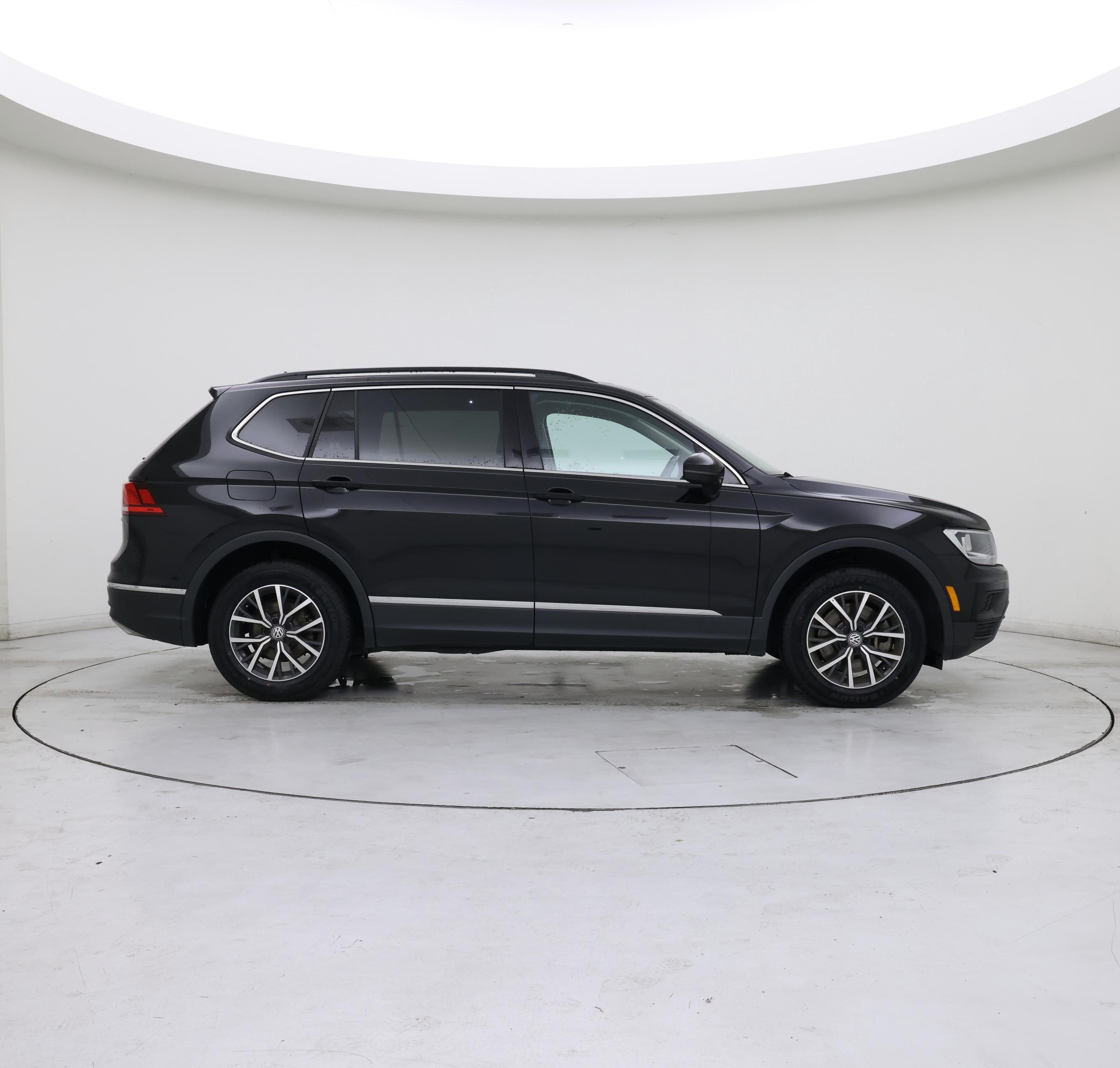 Thumbnail: 2020 Volkswagen Tiguan - 7