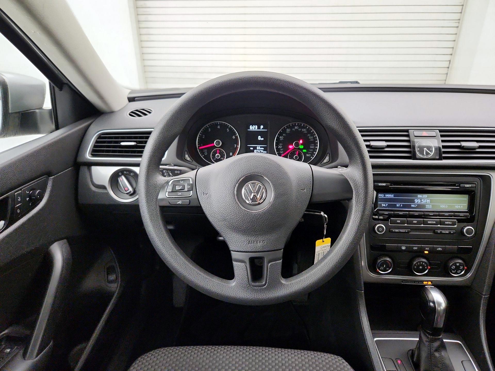 Thumbnail: 2014 Volkswagen Passat - 10