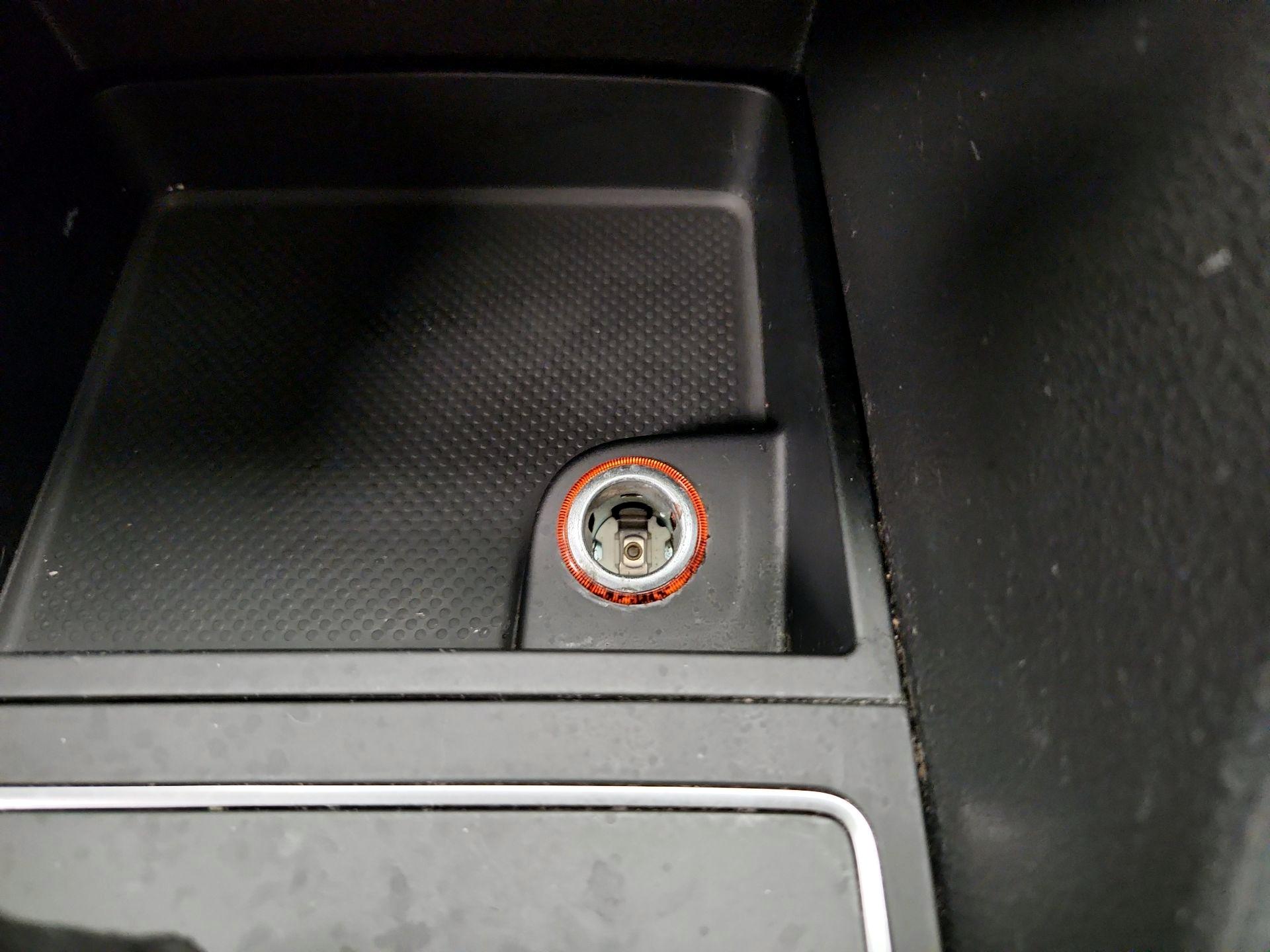 Thumbnail: 2014 Volkswagen Passat - 17