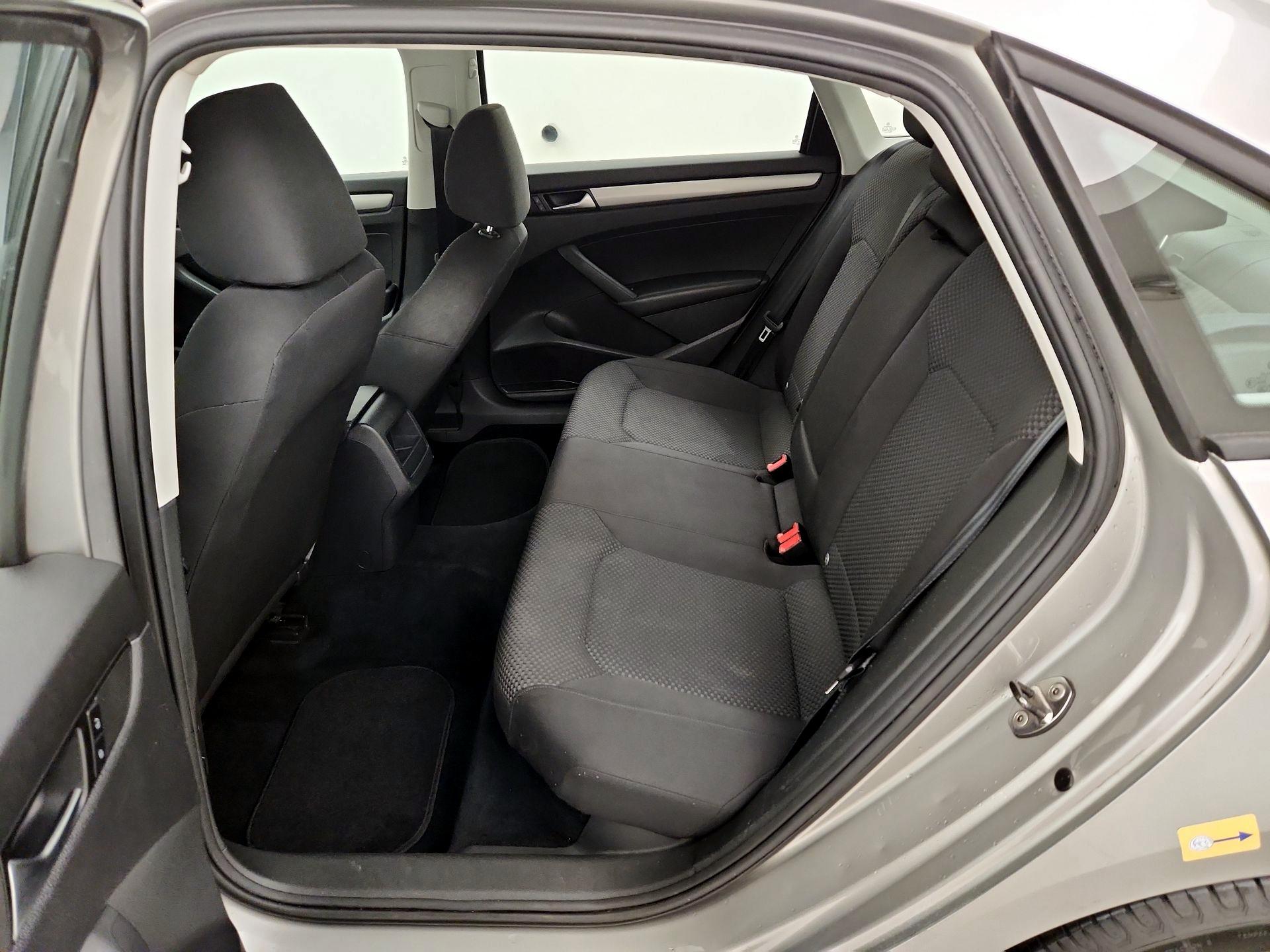 Thumbnail: 2014 Volkswagen Passat - 18