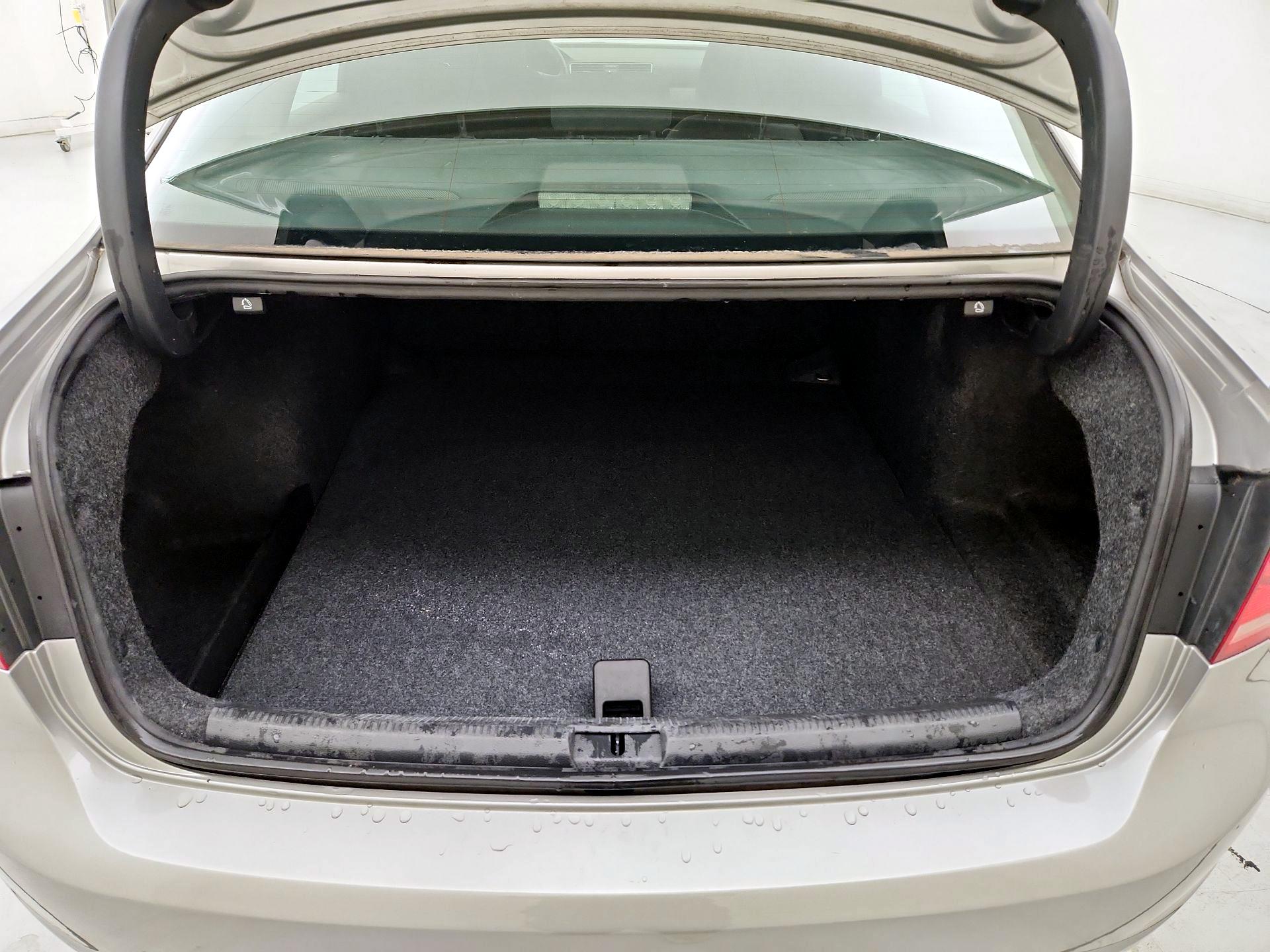 Thumbnail: 2014 Volkswagen Passat - 19