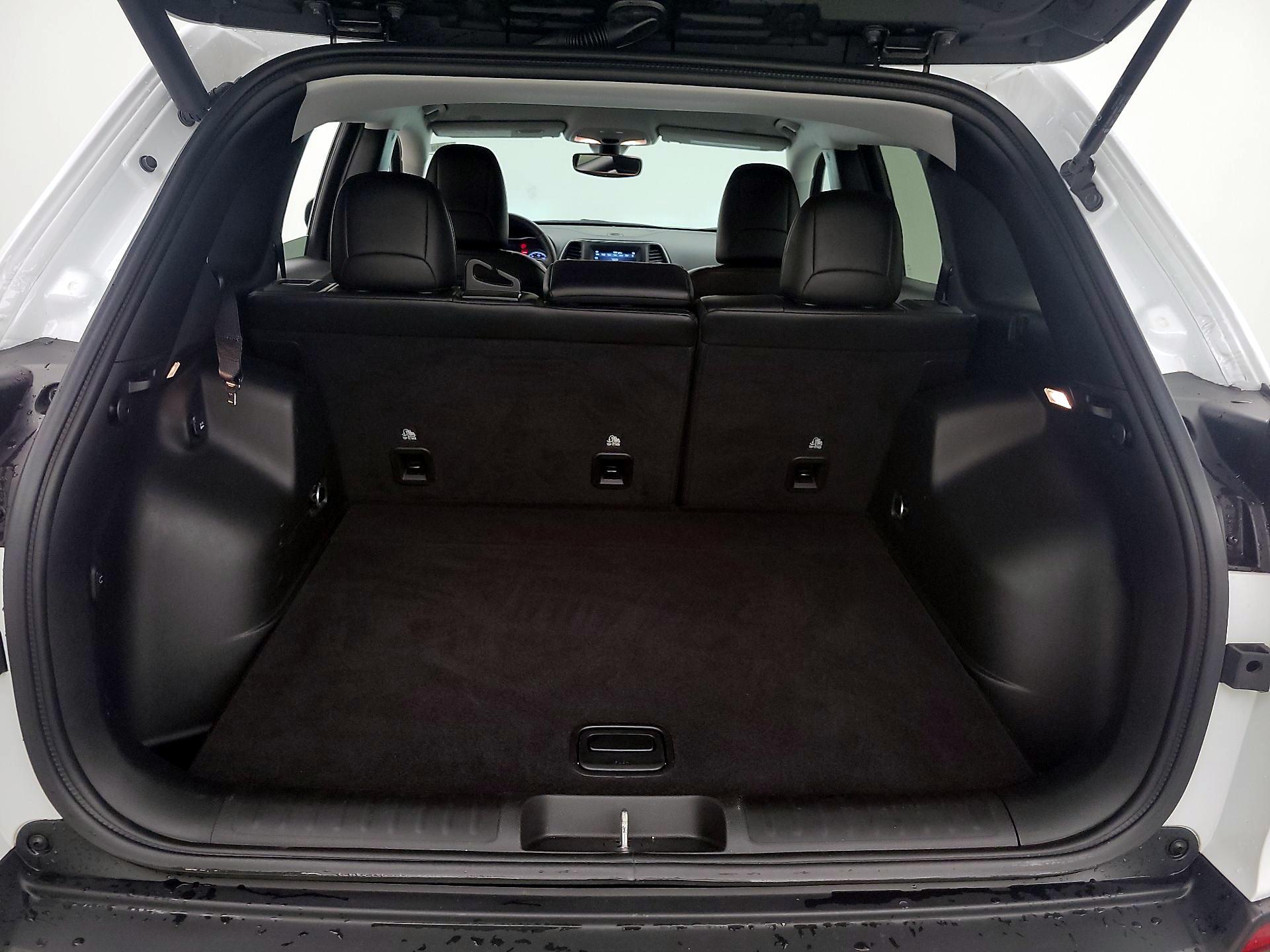 Thumbnail: 2019 Jeep Cherokee - 20