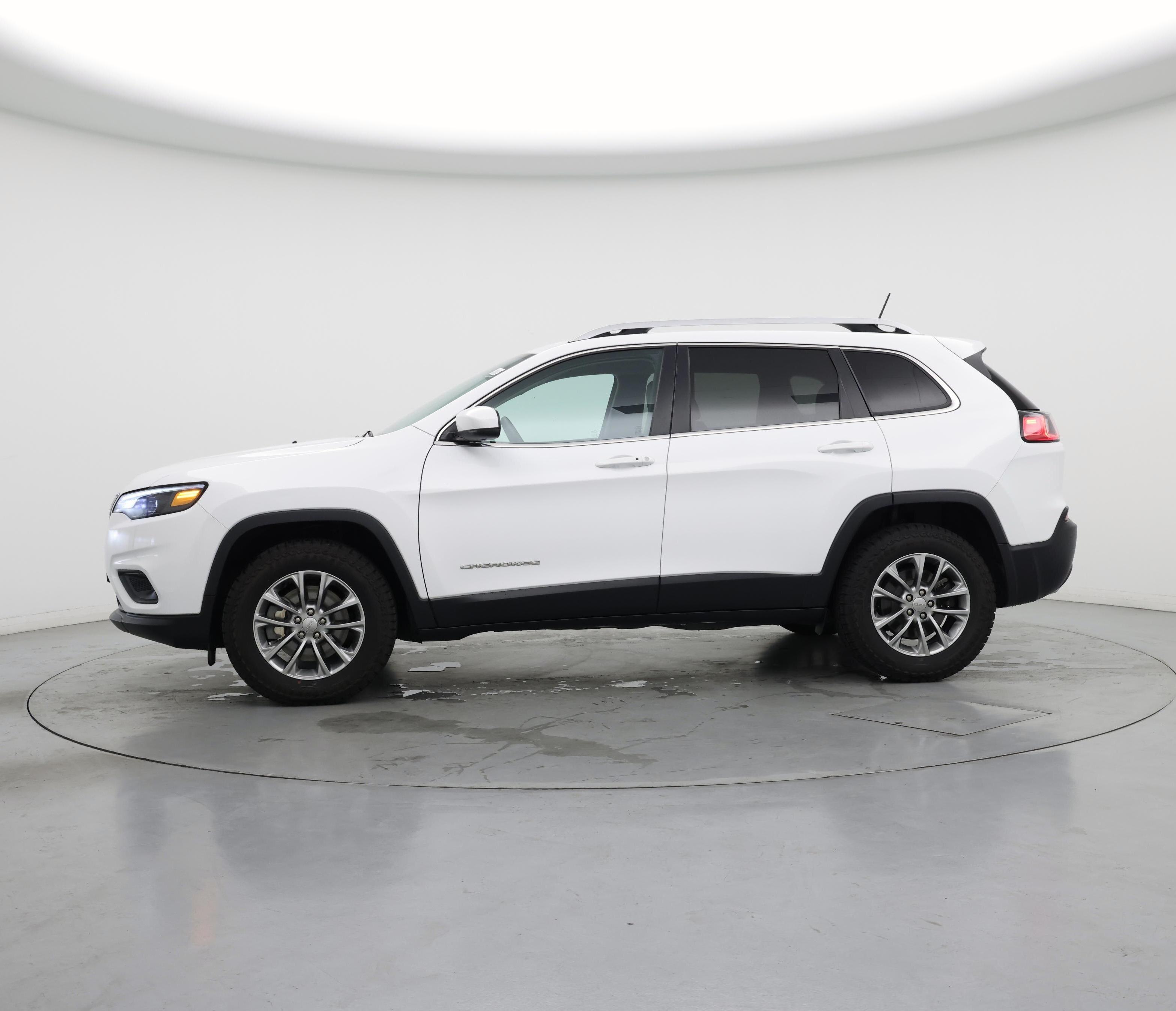 Thumbnail: 2019 Jeep Cherokee - 3