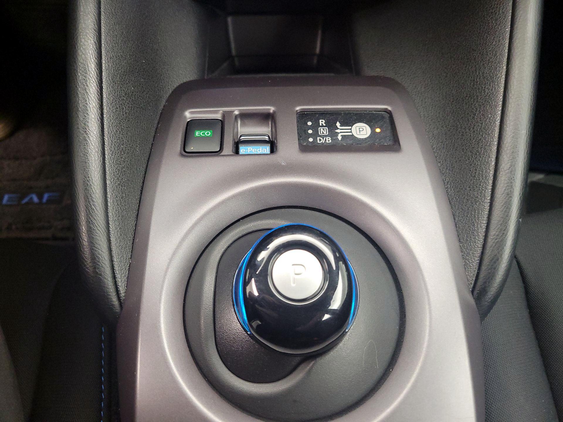 Thumbnail: 2020 Nissan Leaf - 17