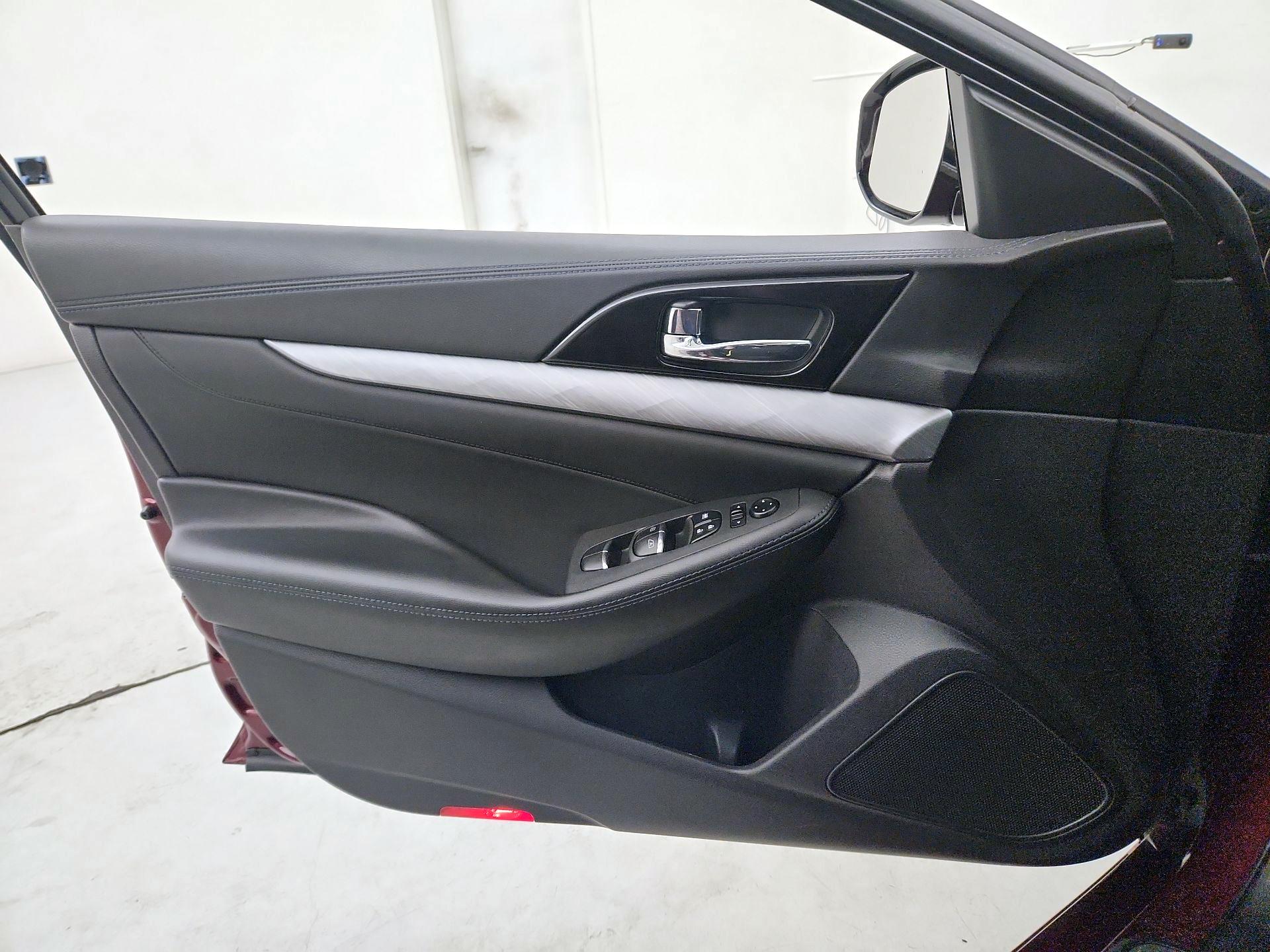 Thumbnail: 2016 Nissan Maxima - 12