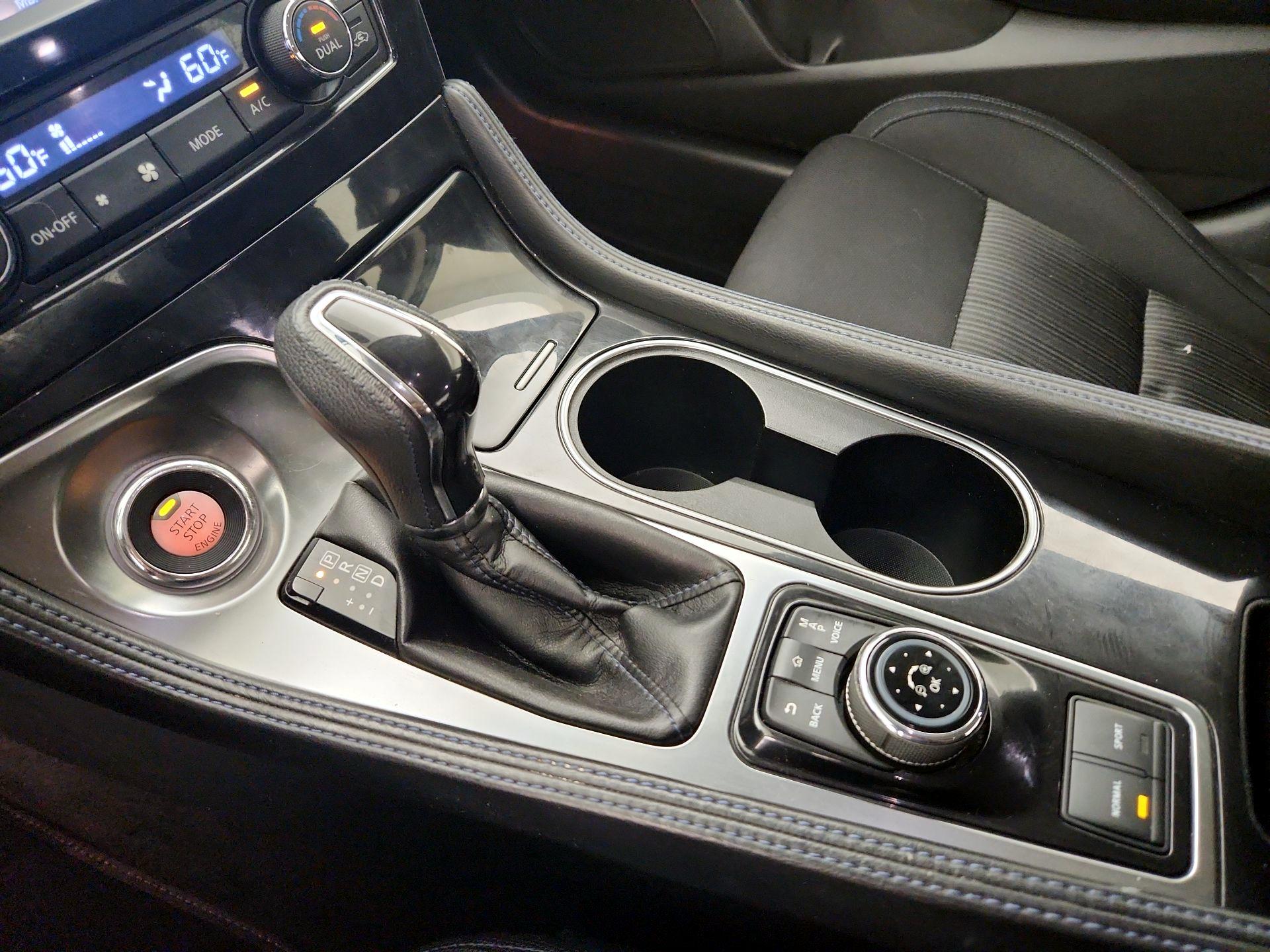 Thumbnail: 2016 Nissan Maxima - 18