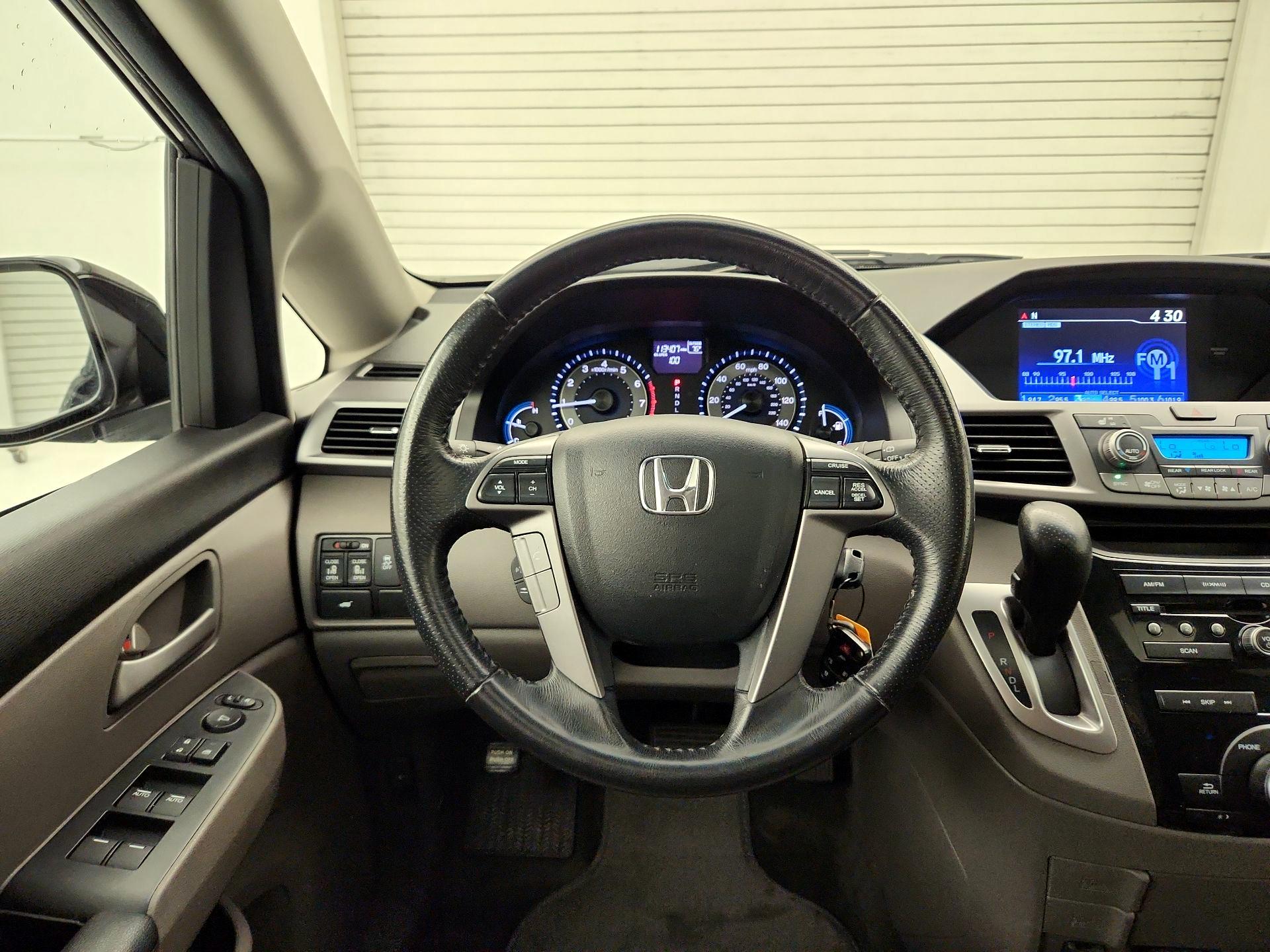Thumbnail: 2013 Honda Odyssey - 10