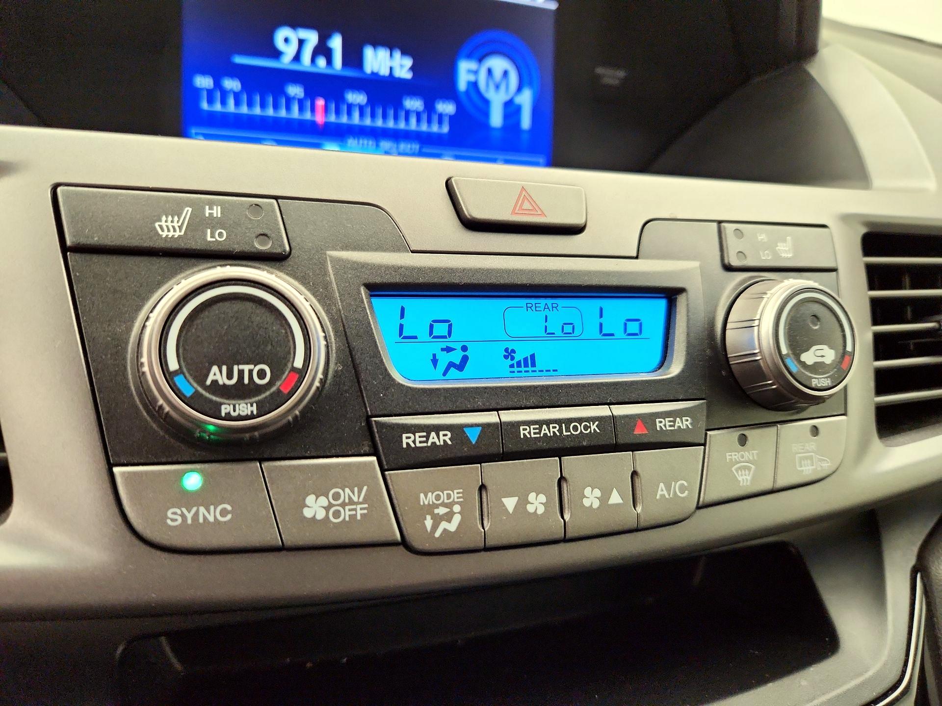 Thumbnail: 2013 Honda Odyssey - 16